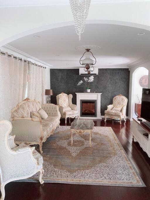 Four-Bedroom House photo 1