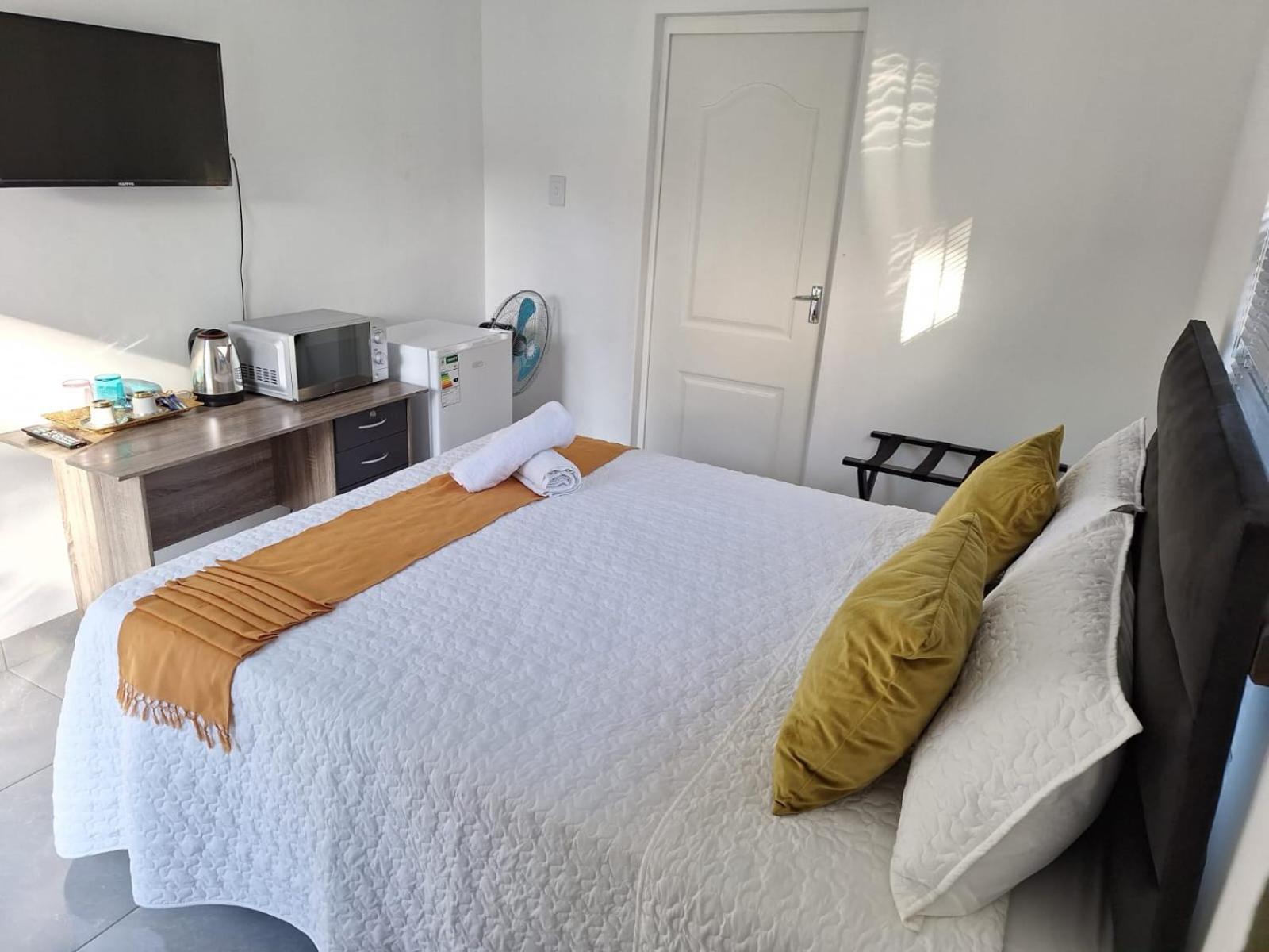 Budget Double Room - Photo 3