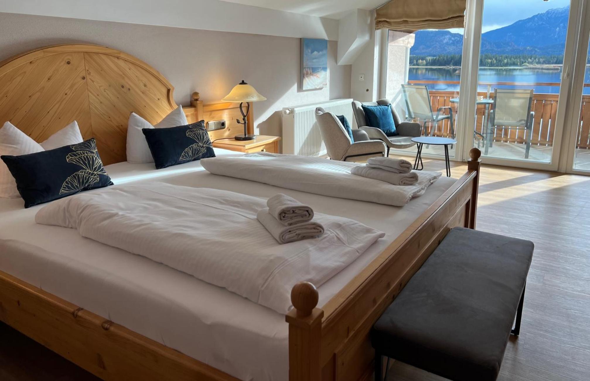 Comfort Double Room with Lake View - Photo 17