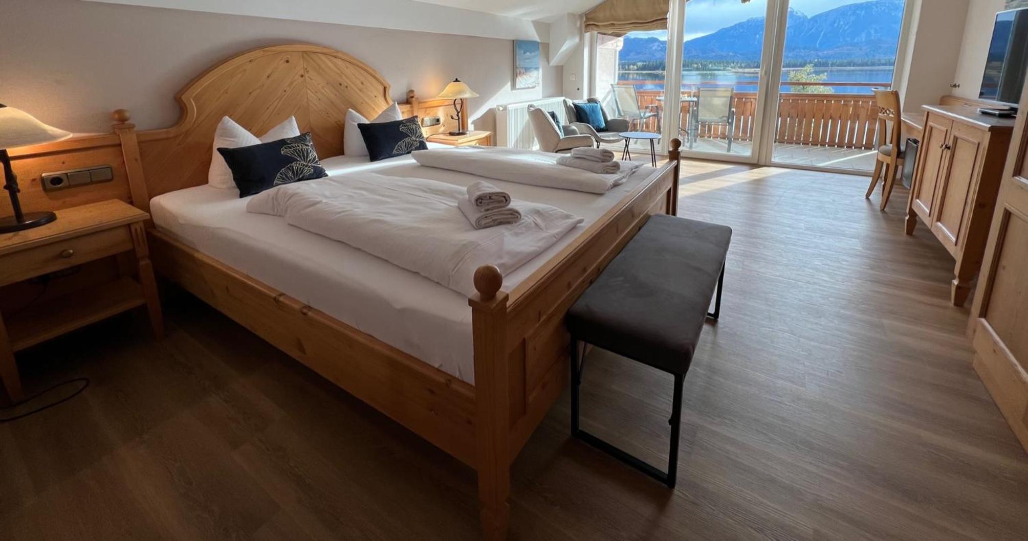 Comfort Double Room with Lake View - Photo 18