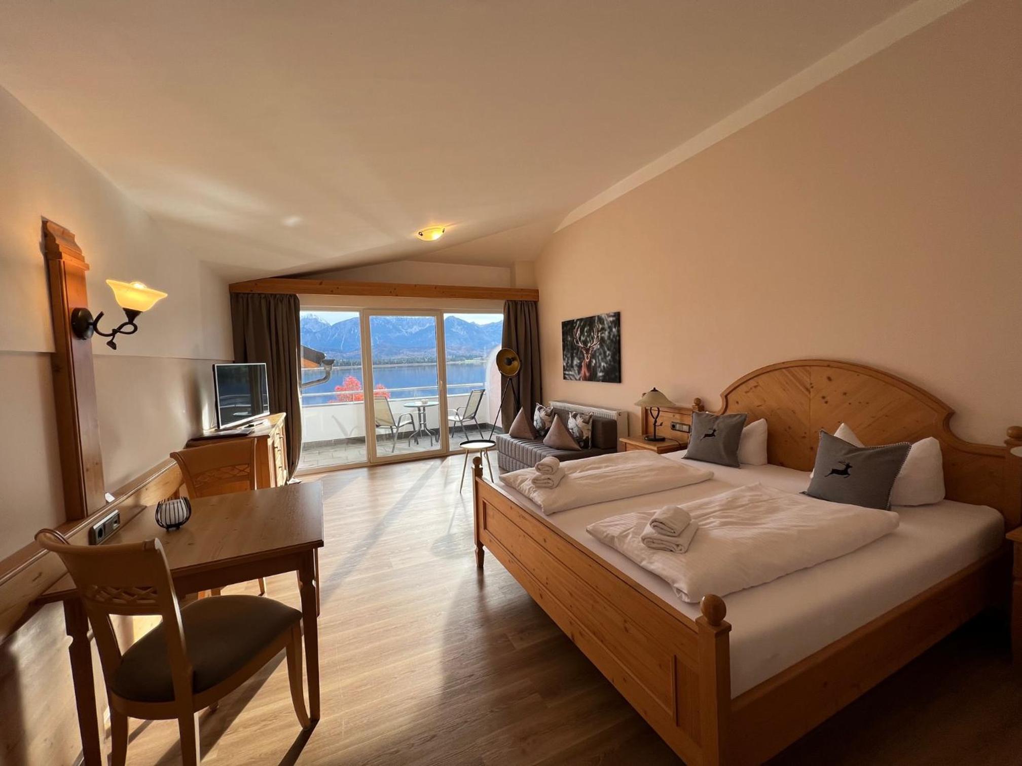 Comfort Double Room with Lake View - Photo 15