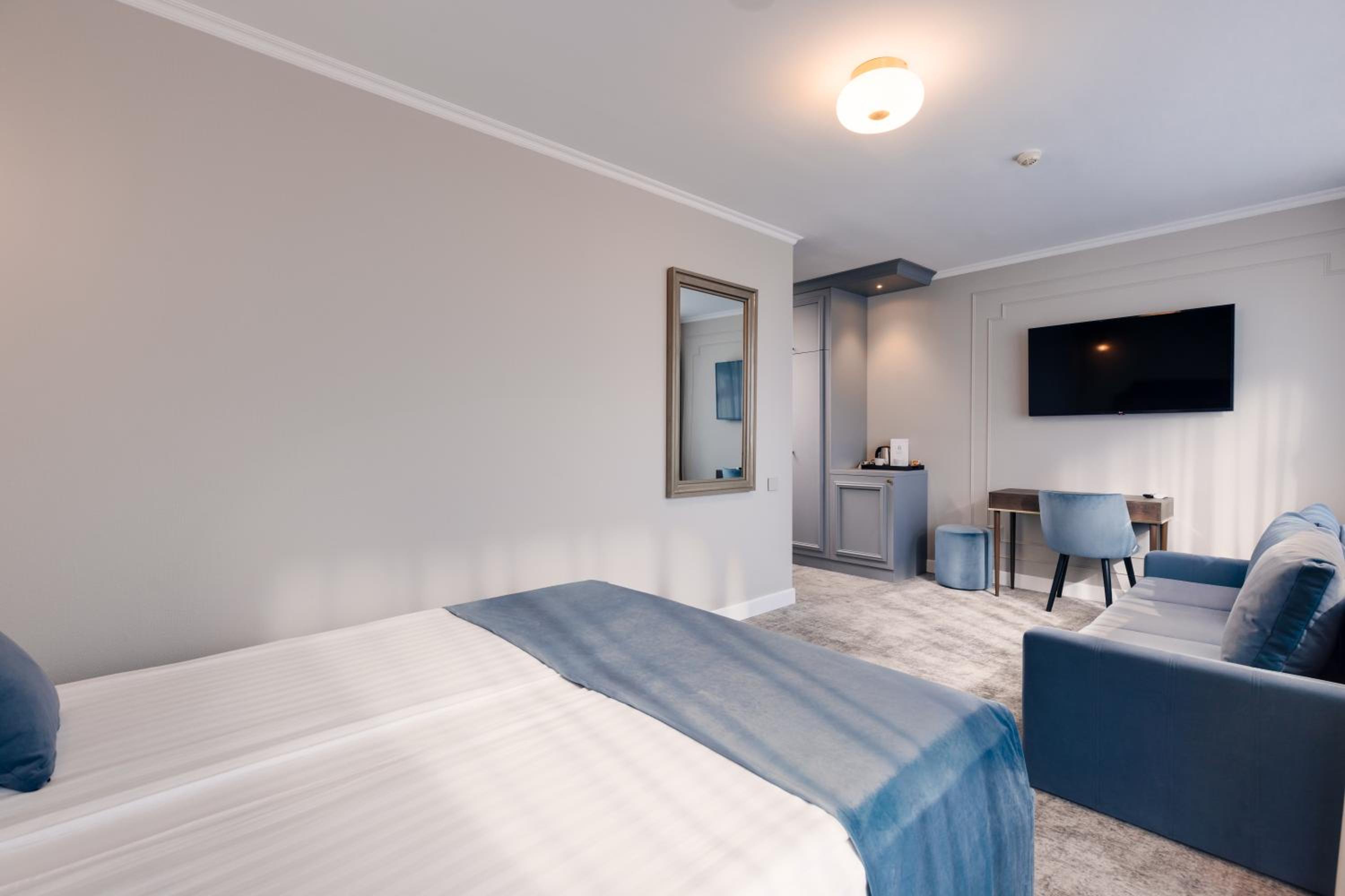 Superior Quadruple Room photo 2
