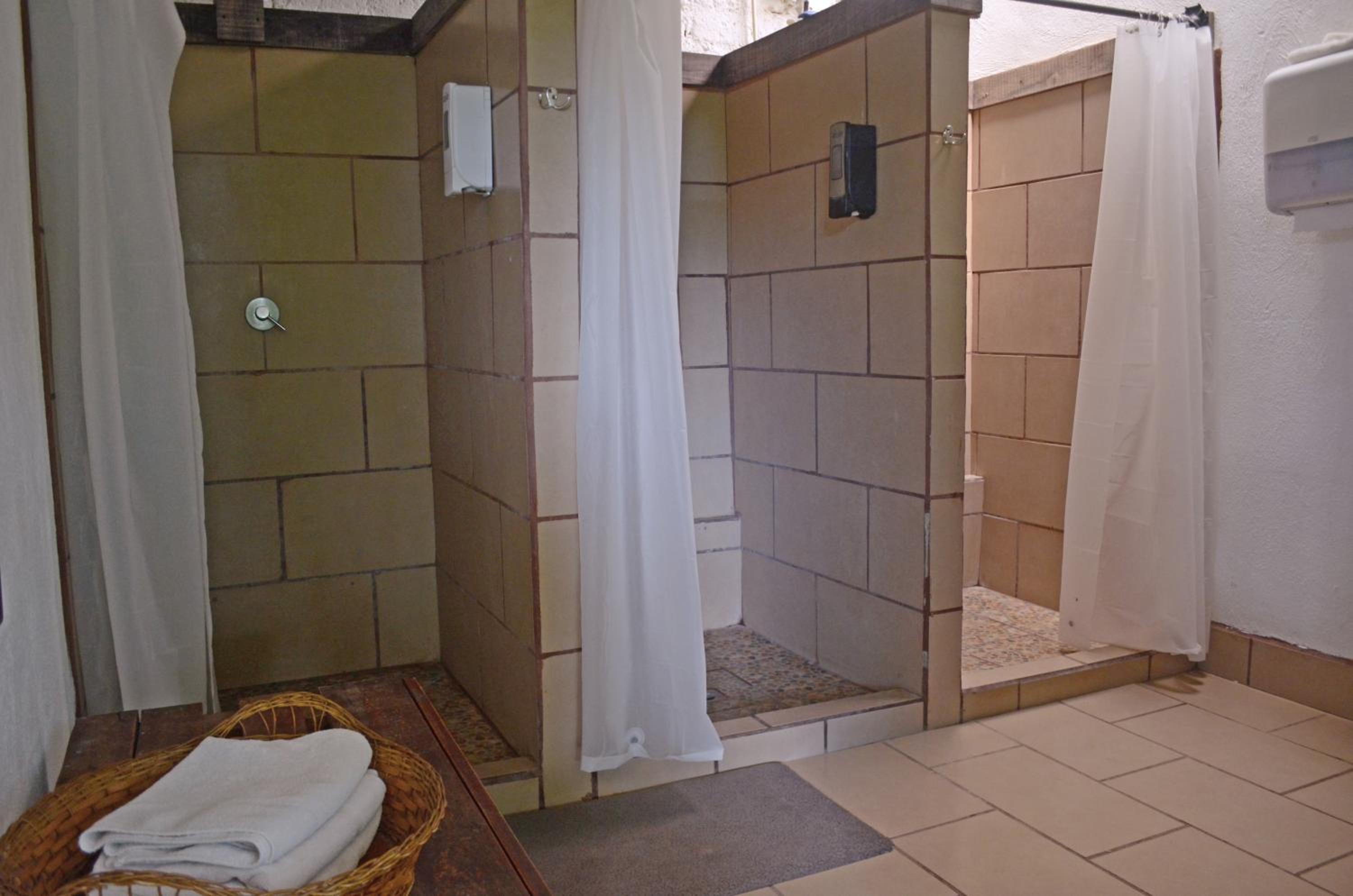 Double Room with Shared Bathroom photo 3