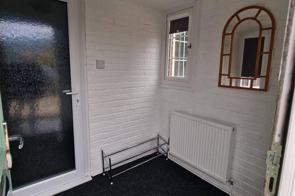 Three-Bedroom House photo 3
