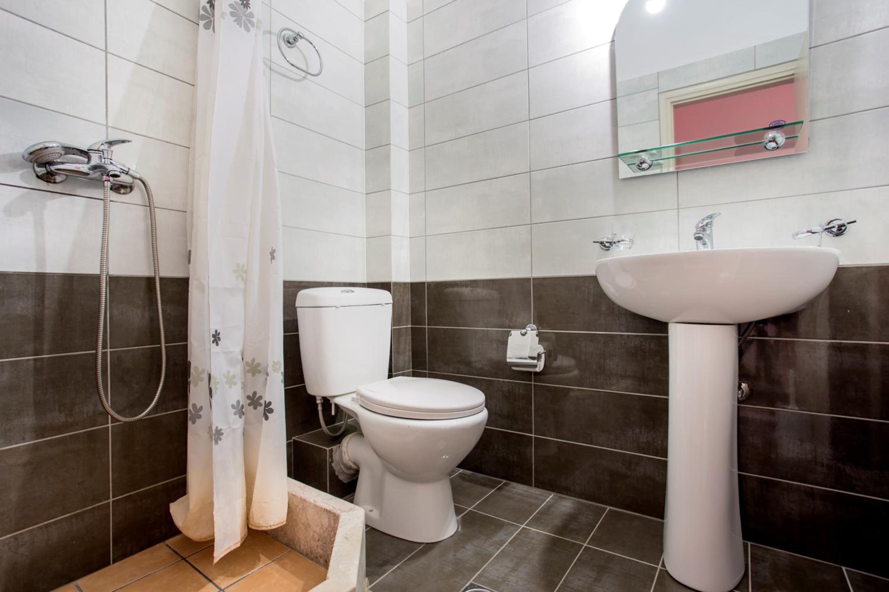 Budget Double or Twin Room - Photo 14