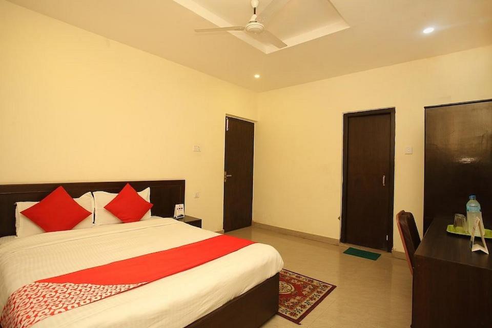 Deluxe King Room photo 2