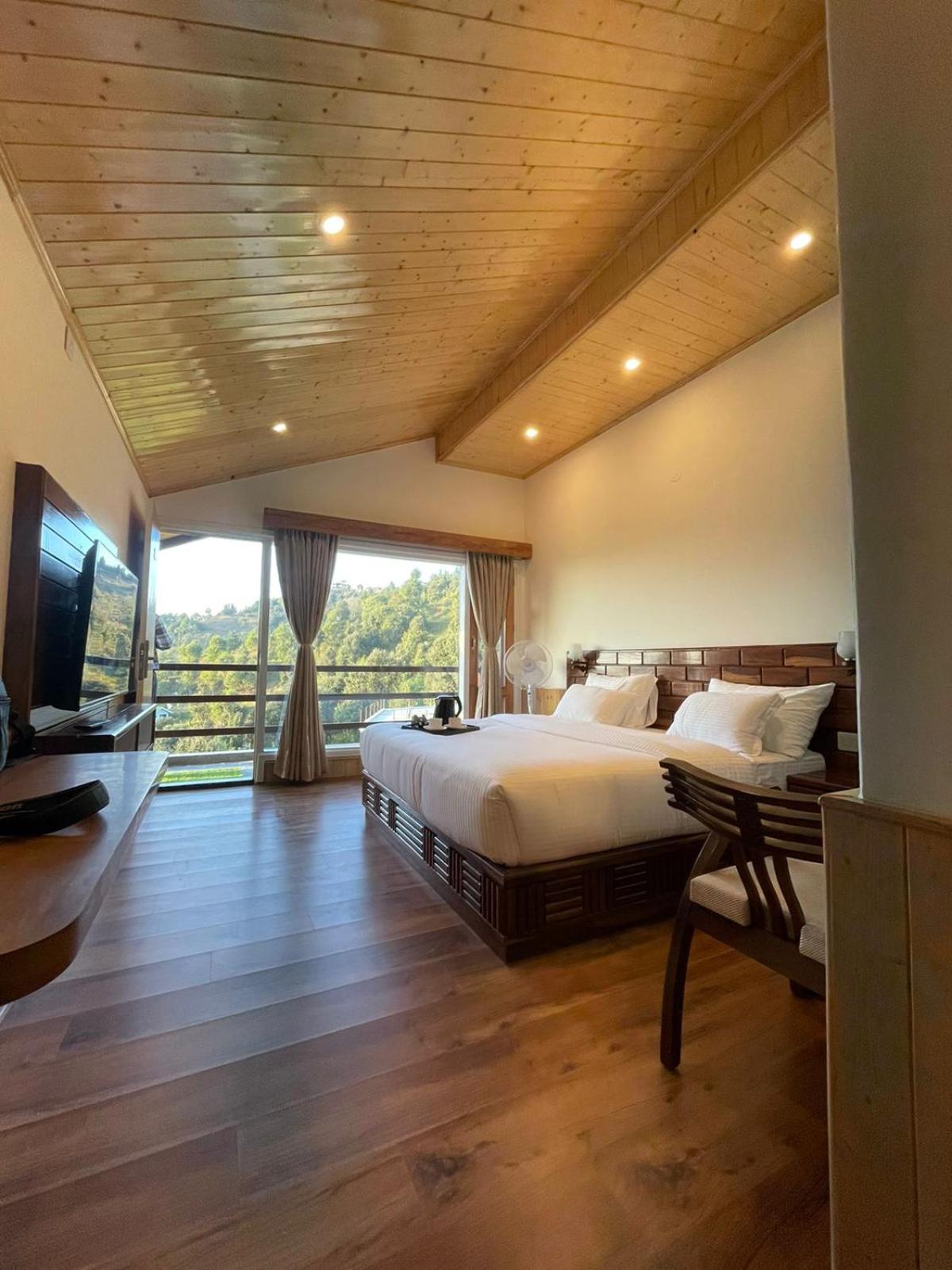 King Room with Mountain View