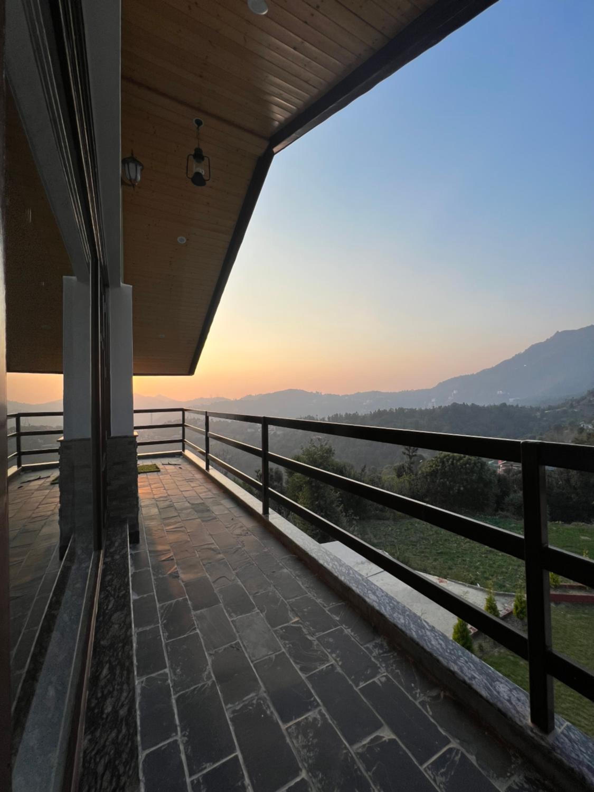 King Room with Mountain View photo 2