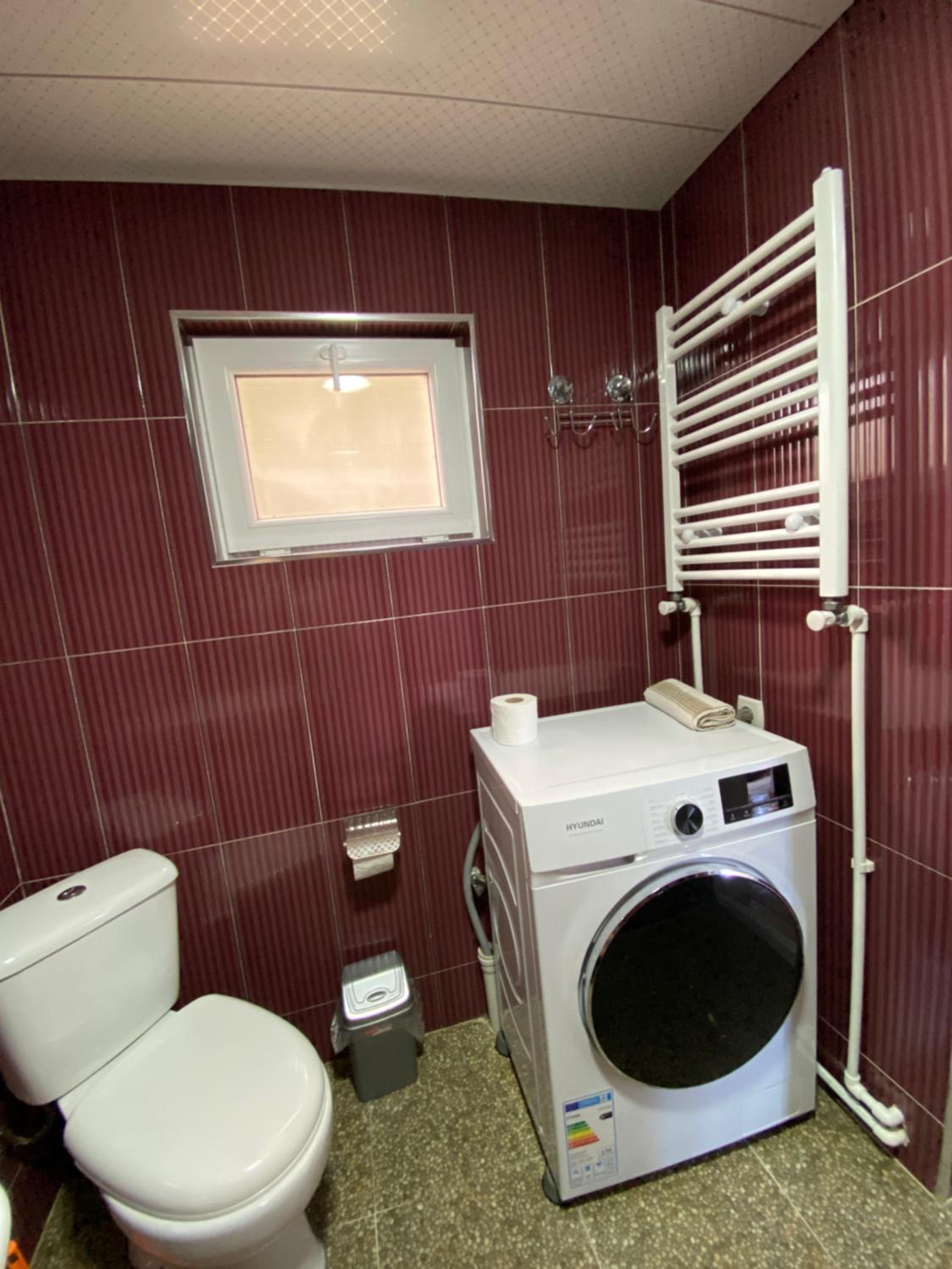 One-Bedroom Apartment - Photo 16