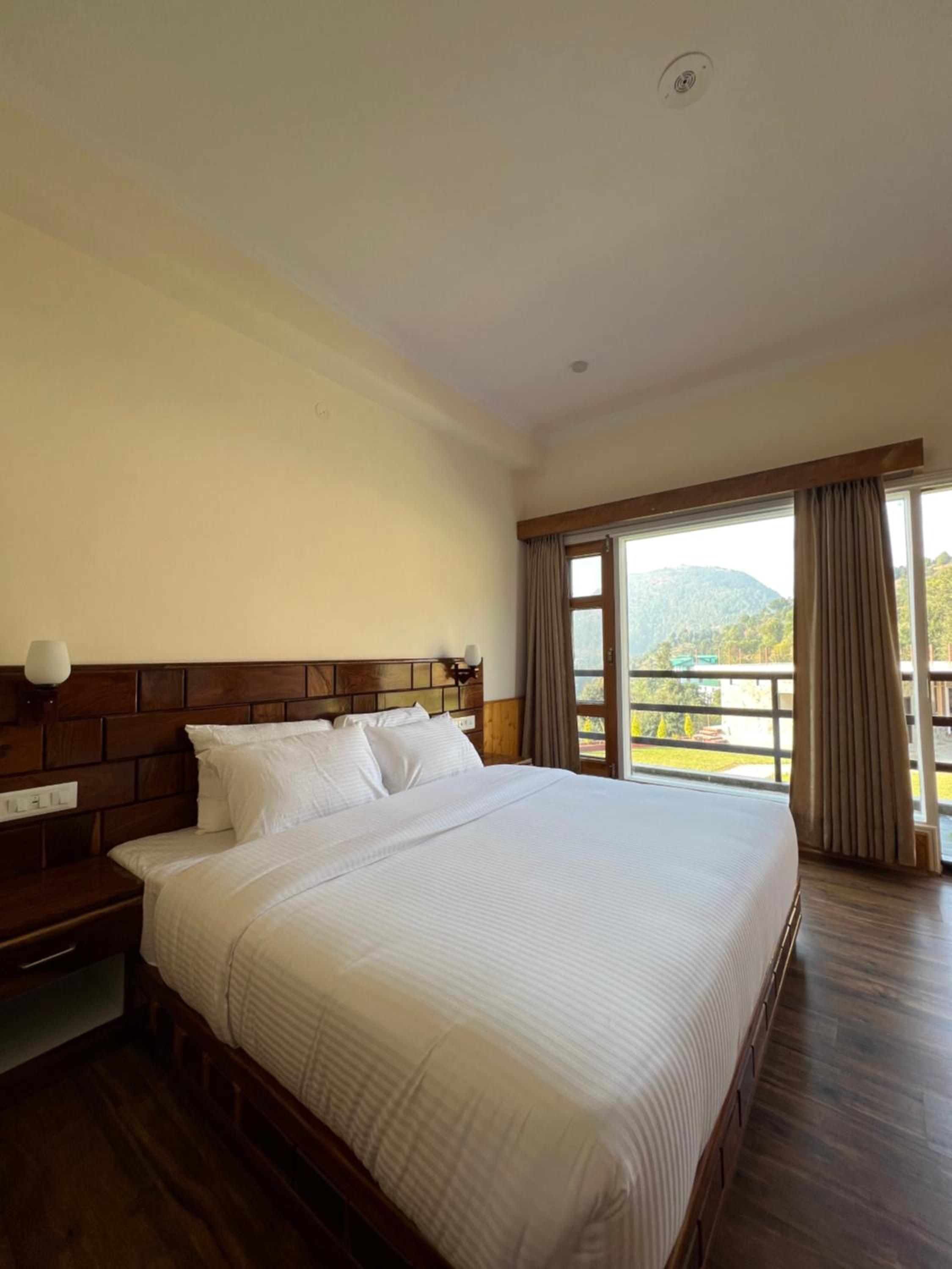 Double Room with Mountain View