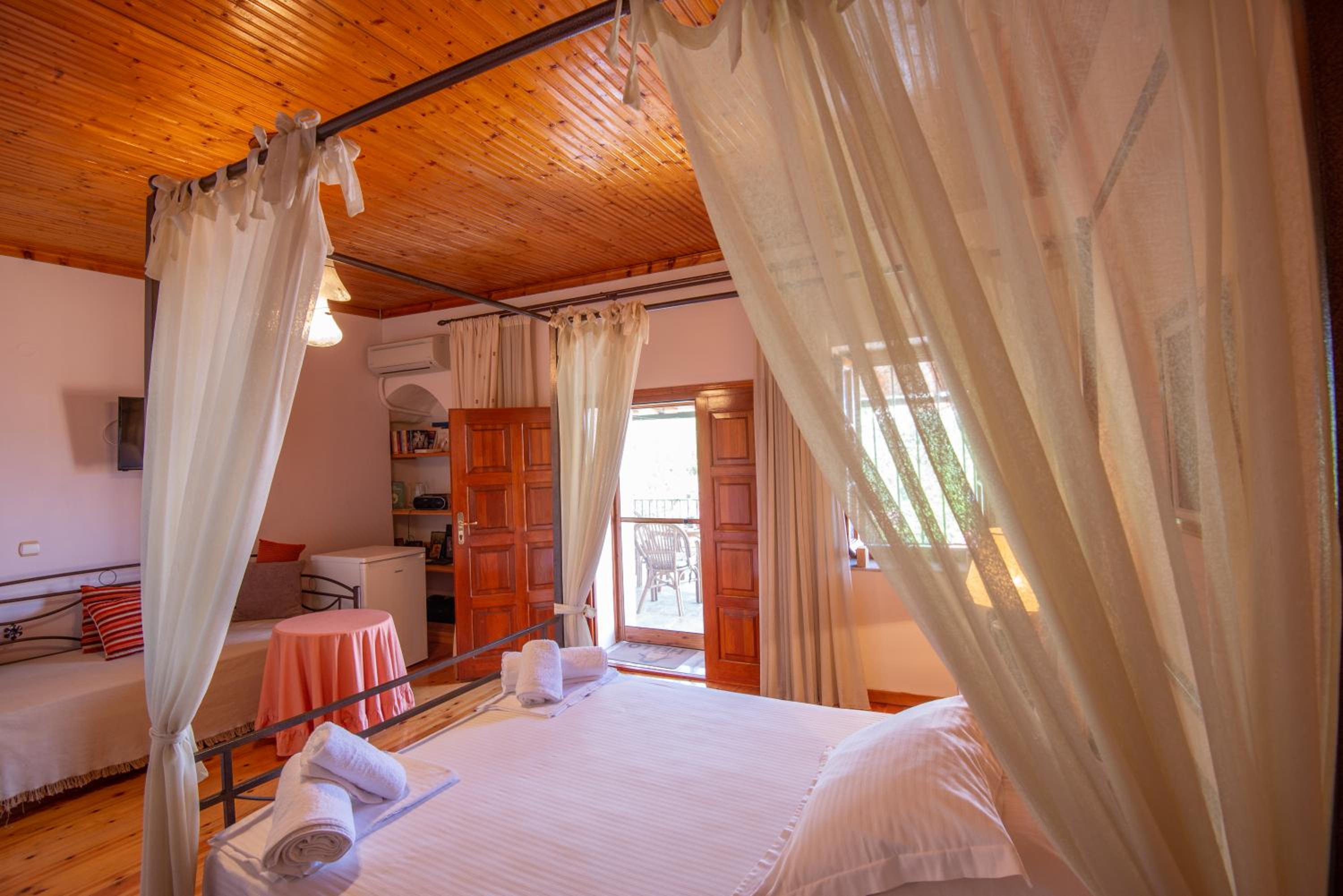Triple Room photo 2