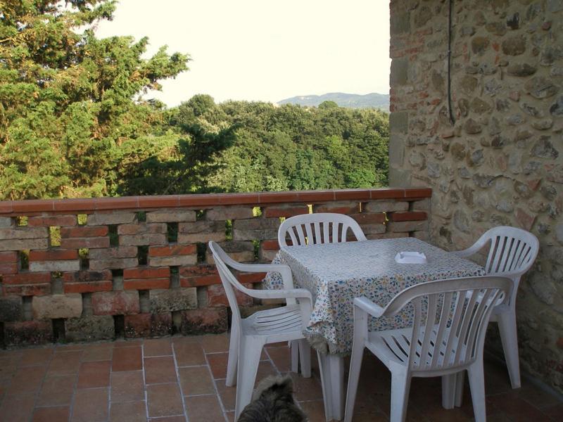 Apartment with Balcony photo 3