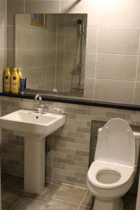 Triple Room with Private Bathroom - Photo 3
