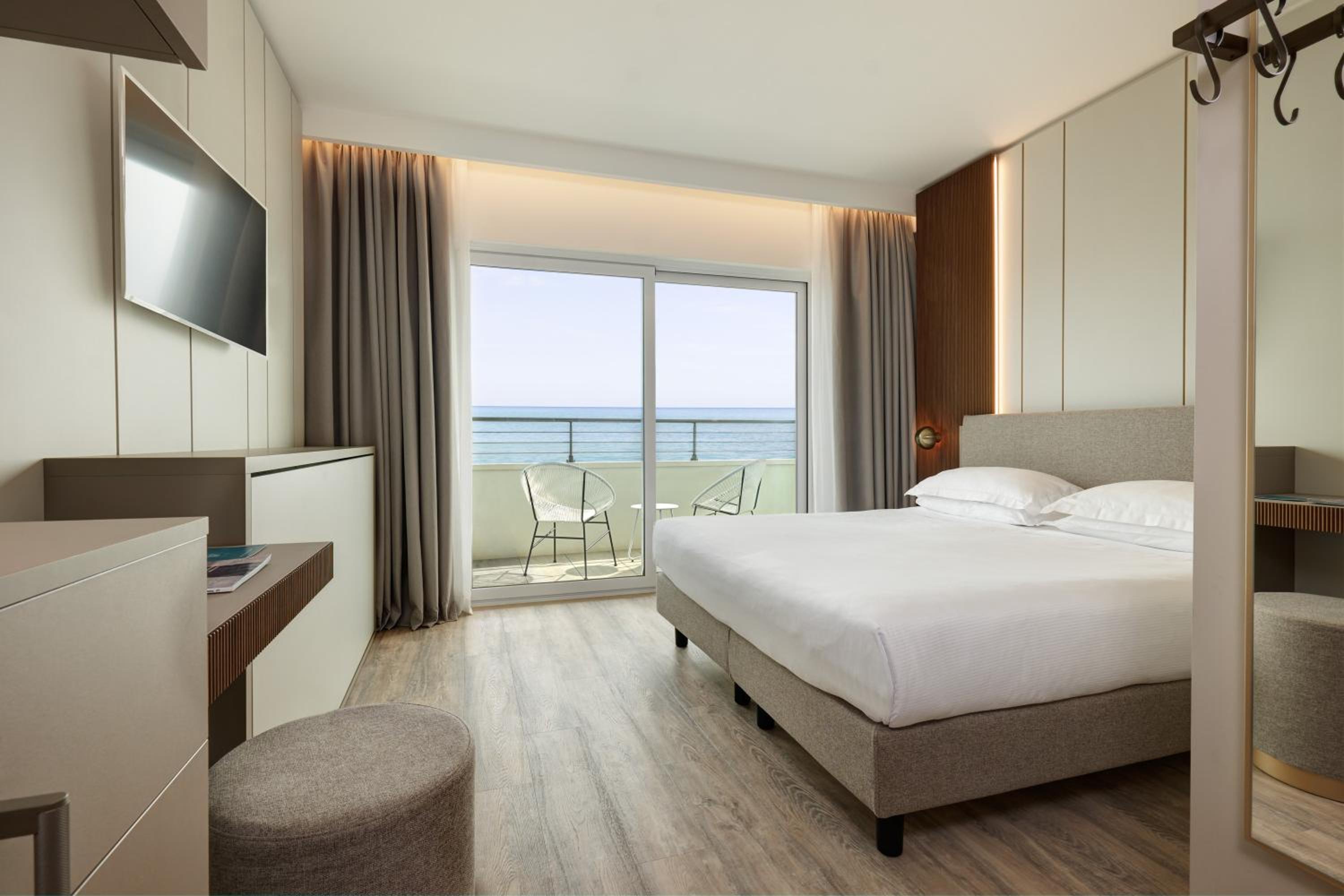 Double Room with Extra Bed and Sea View