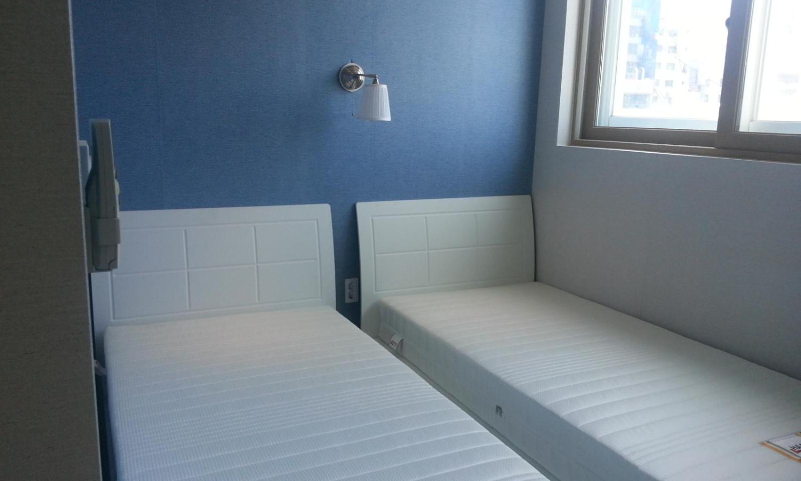 Twin Room with Private Bathroom - Photo 1