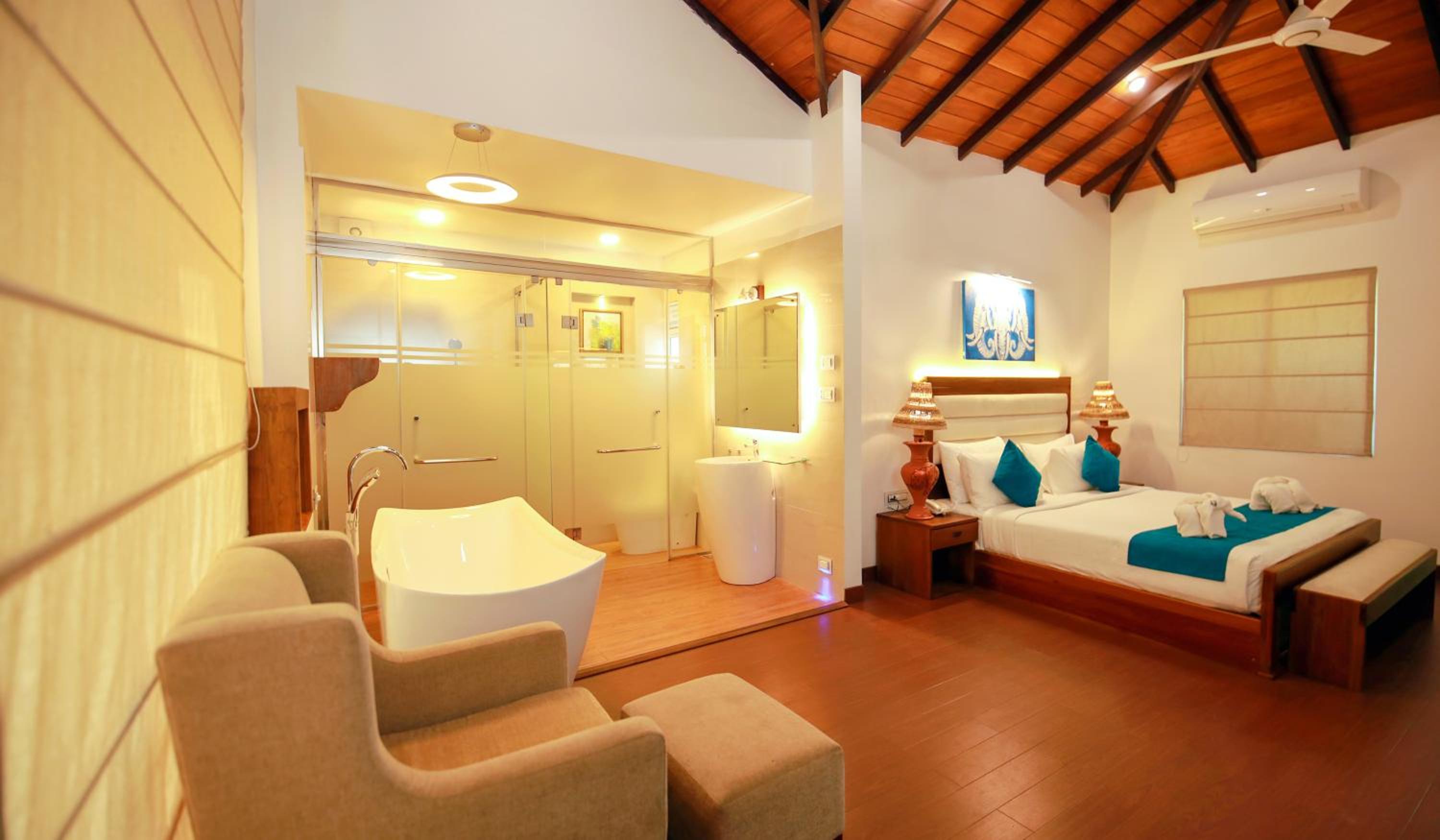 Deluxe Suite - Photo 8