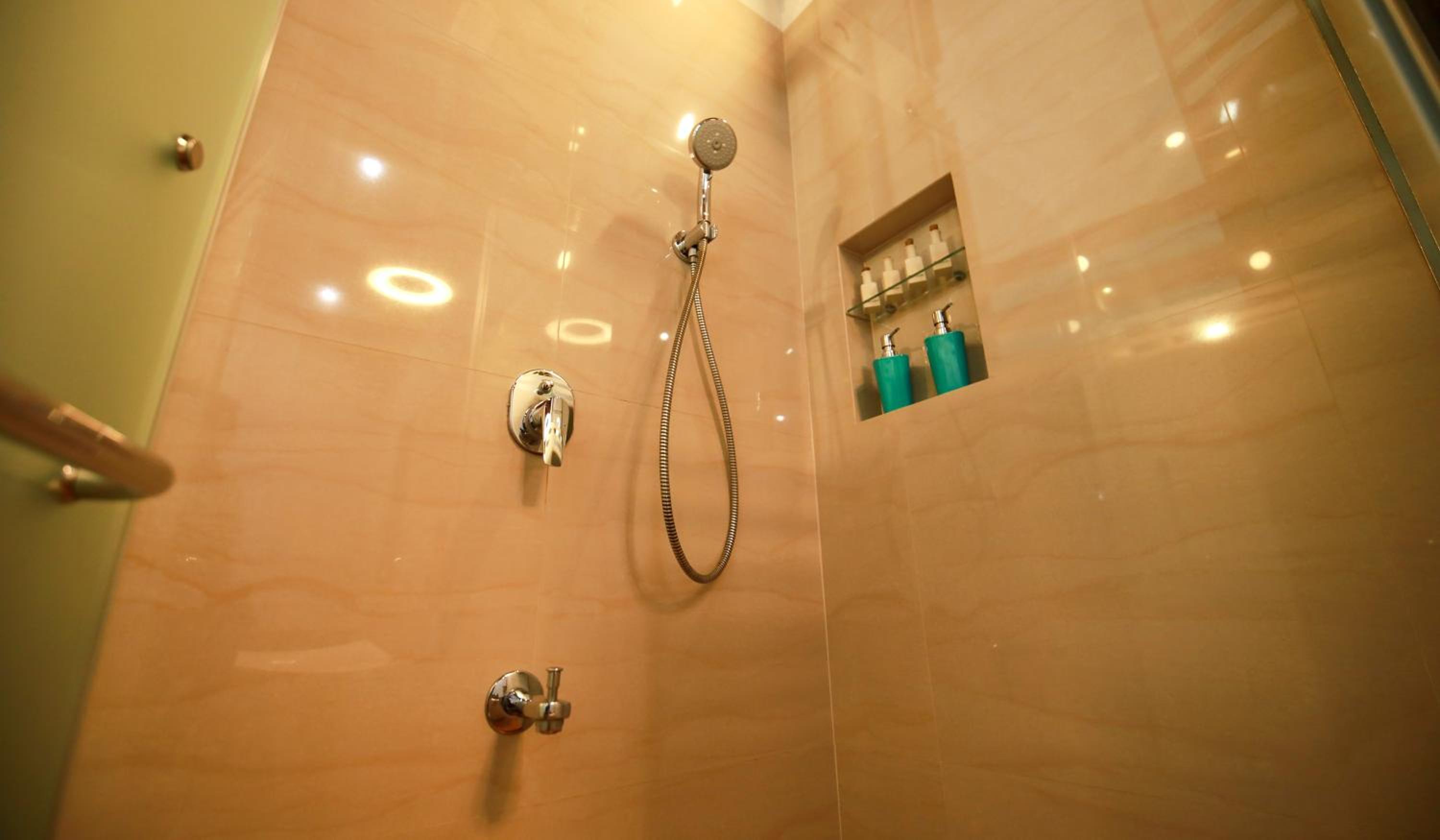 Deluxe Room - Photo 3