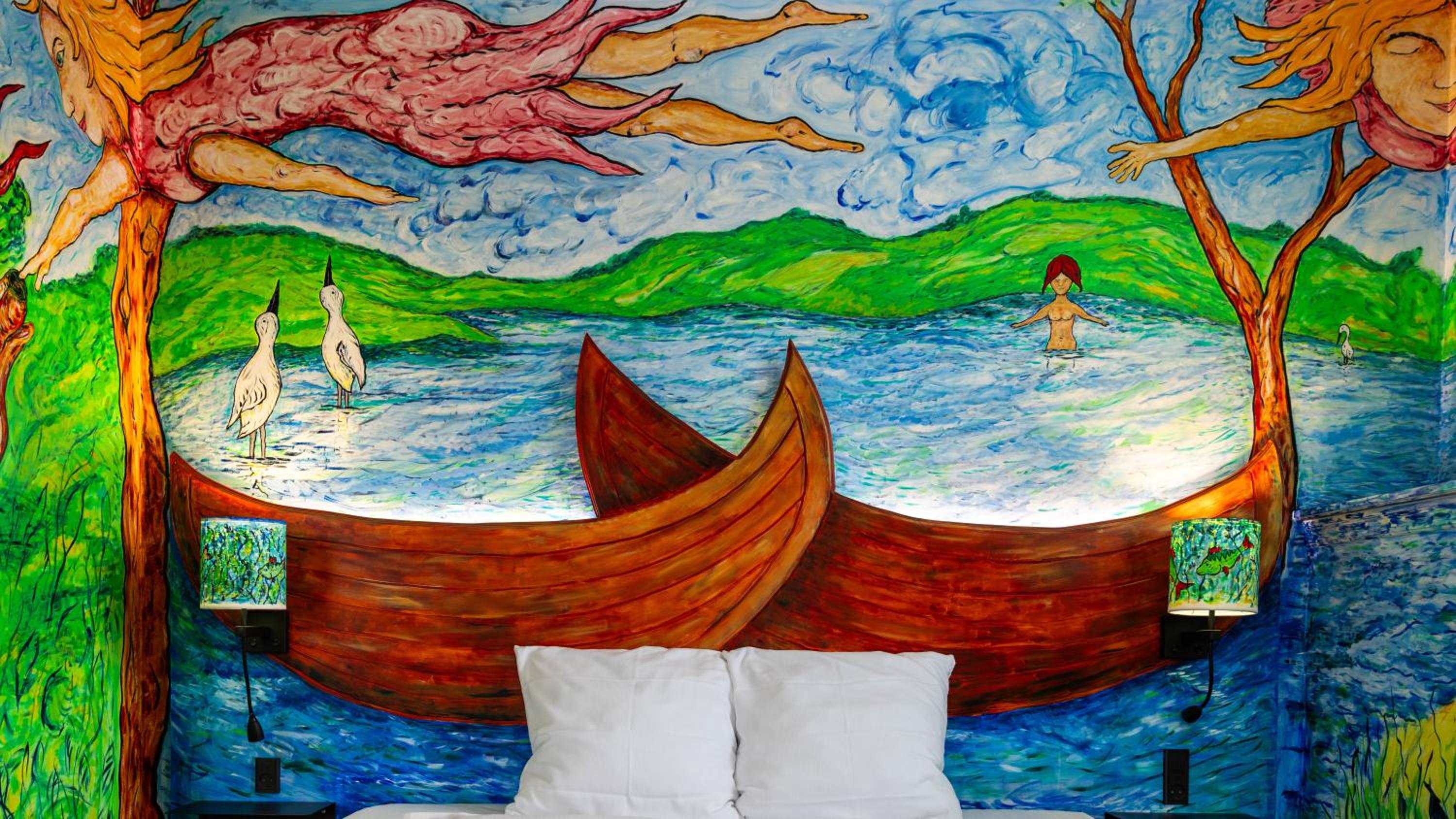 Deluxe King Room - Upper Floor/Non-Smoking