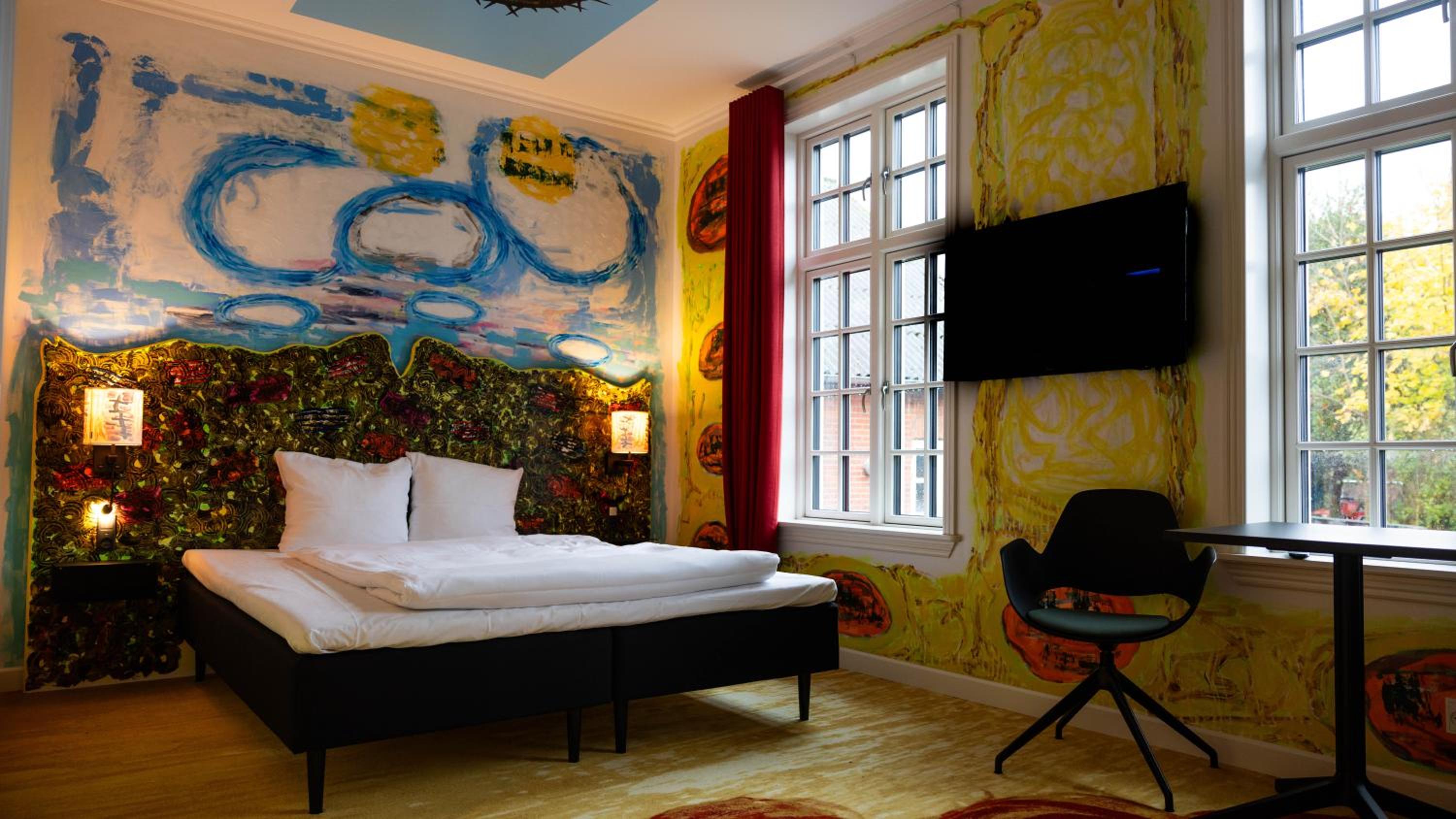 Standard Queen Room