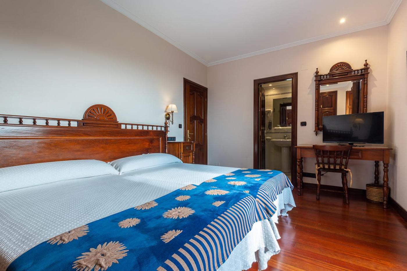 Twin Room with Garden View - Photo 1