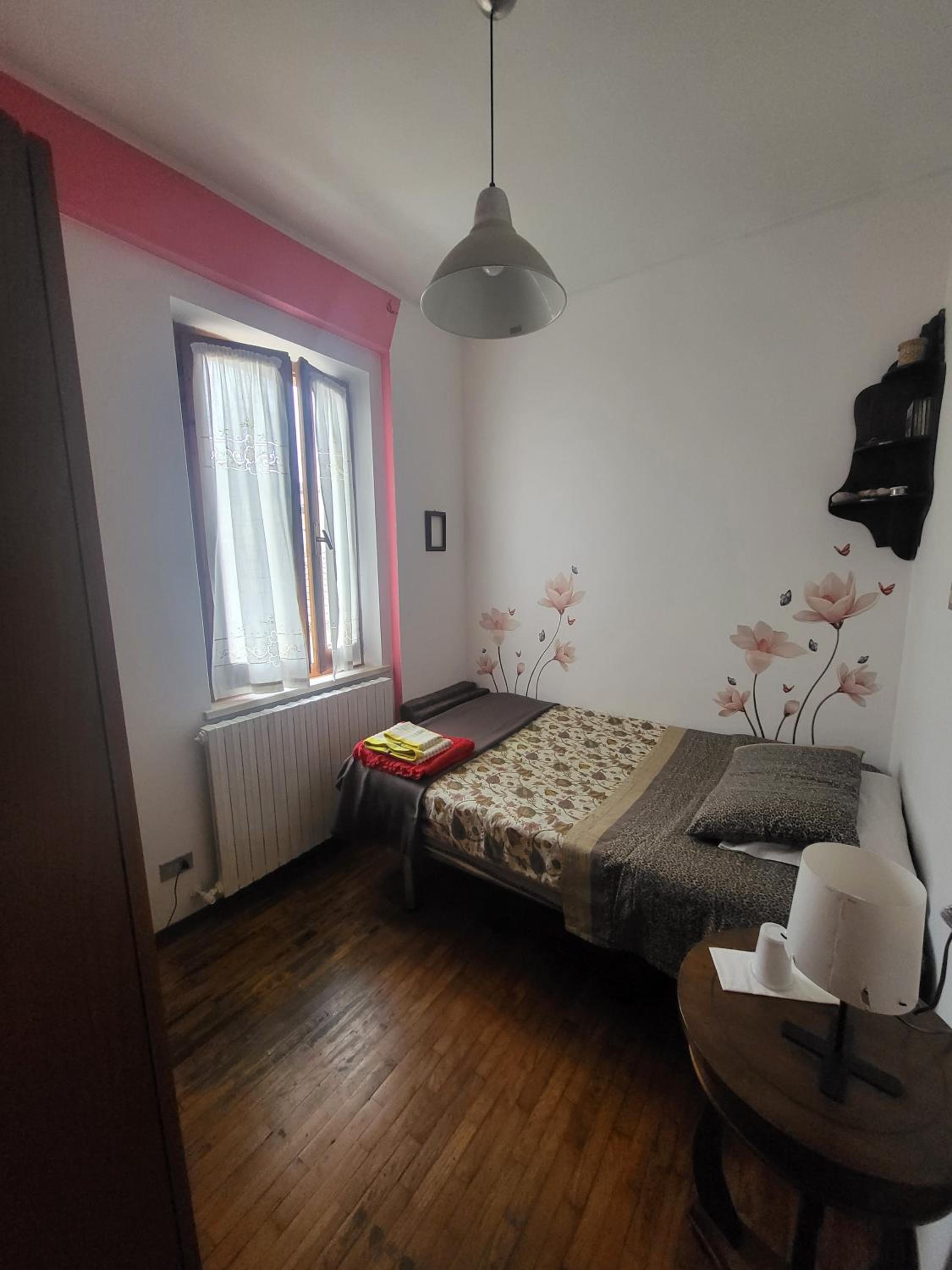 Single Room with Shared Bathroom