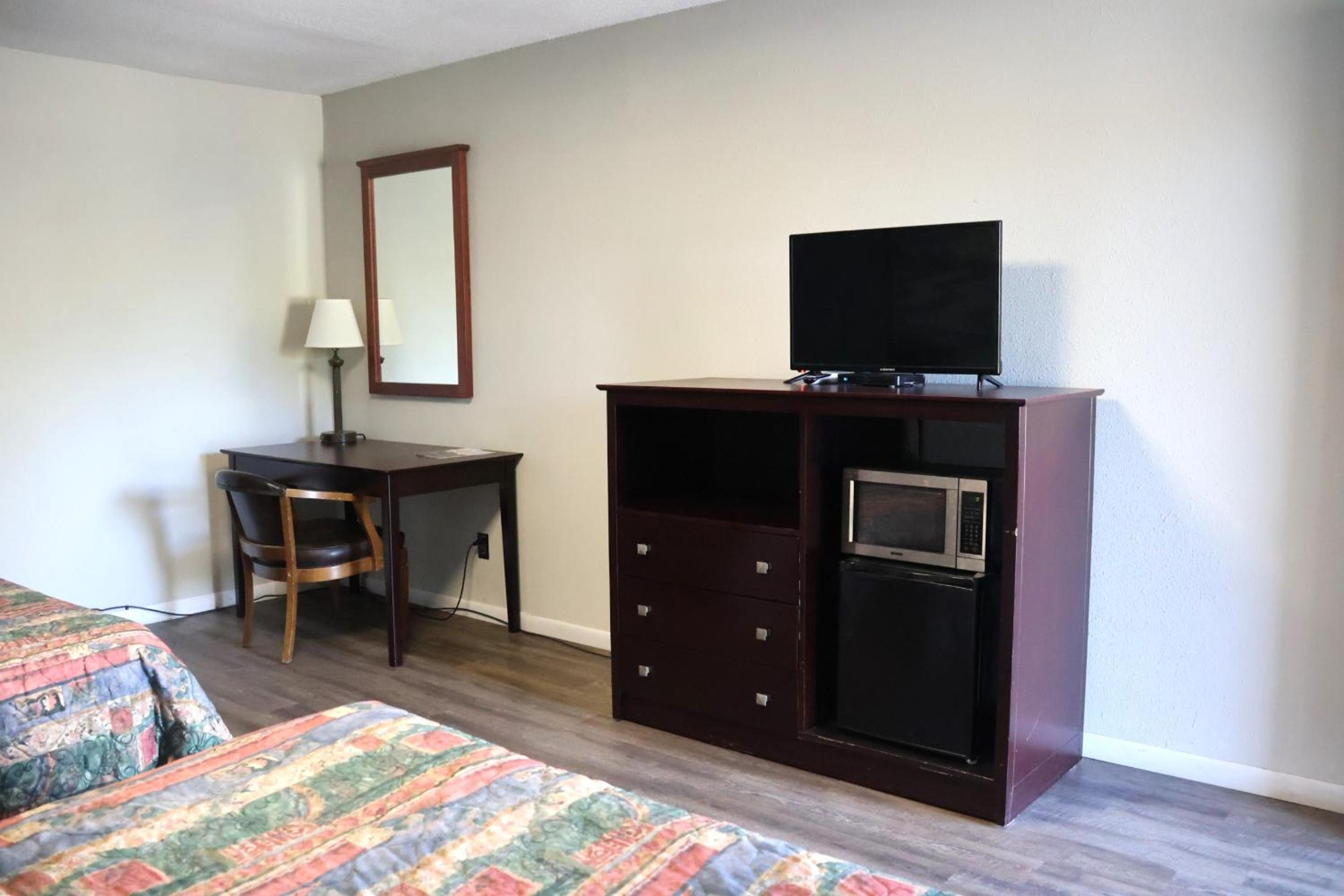 Premium 2 Queen Bed With Kitchenette photo 3
