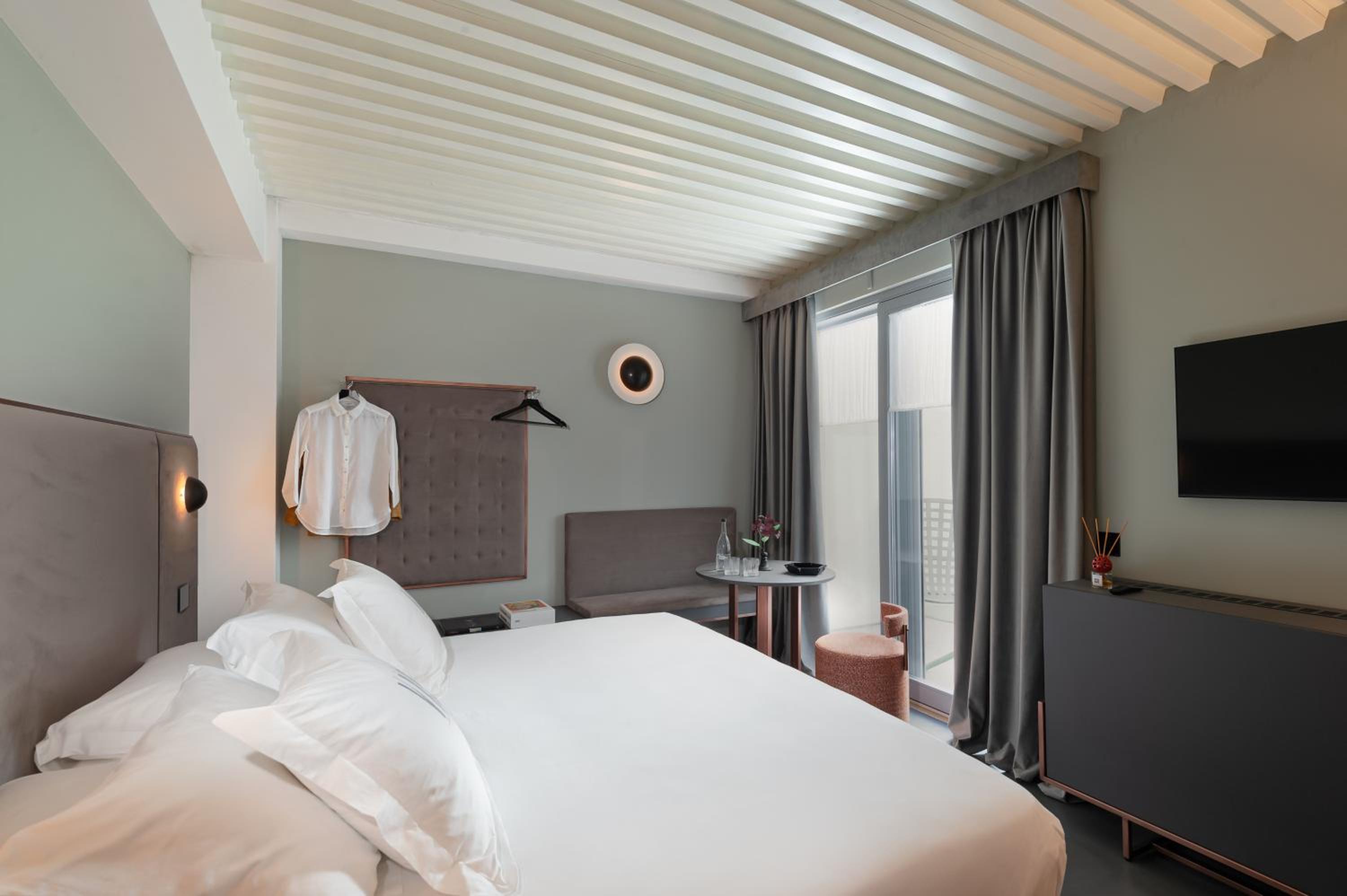 Queen Room with Spa Bath