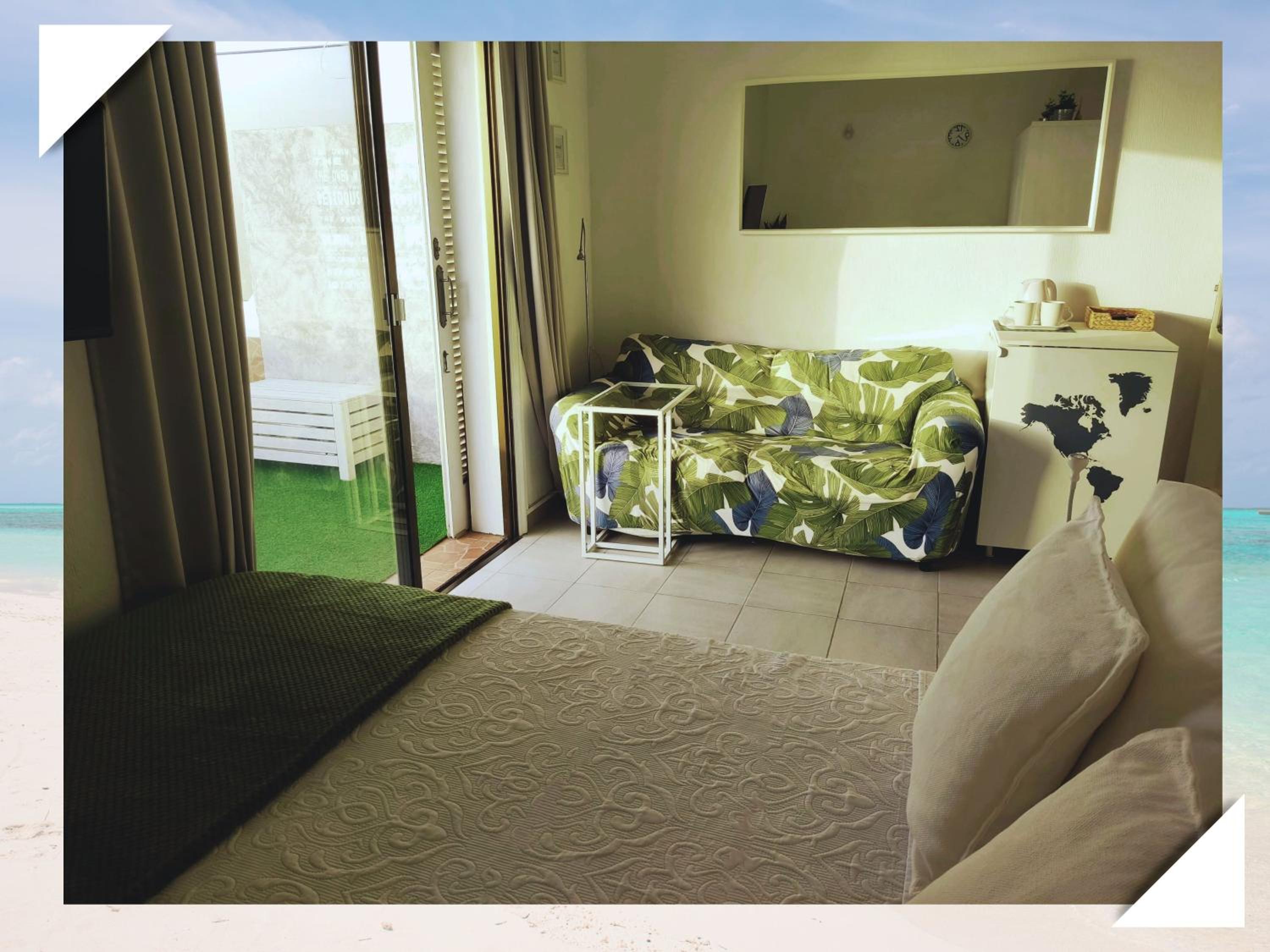 Estudio con vista al mar