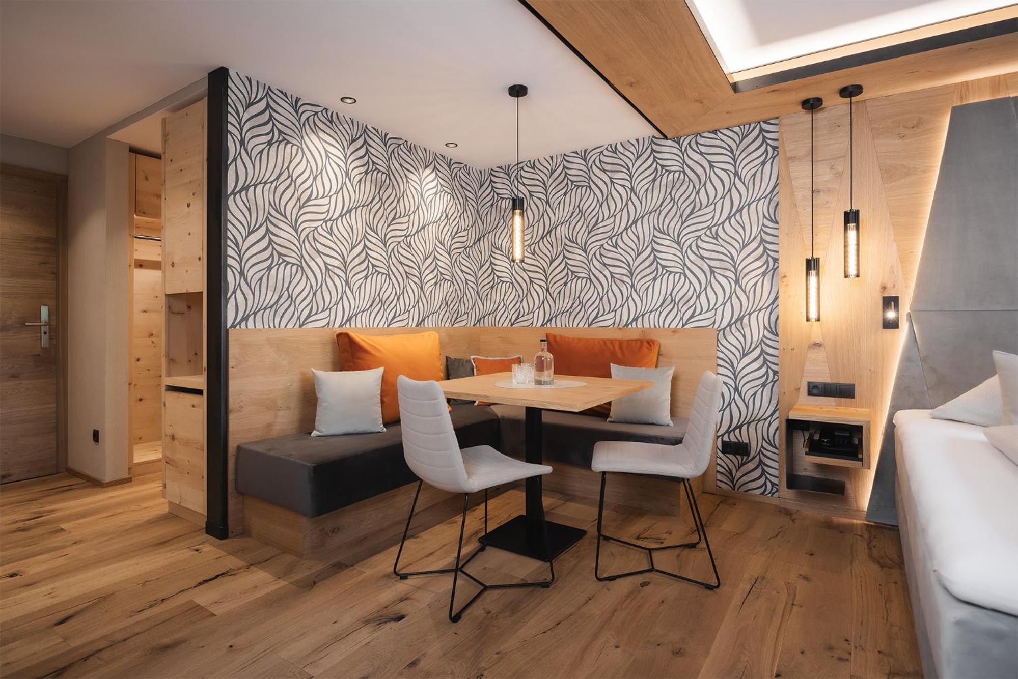 Suite - Photo 3