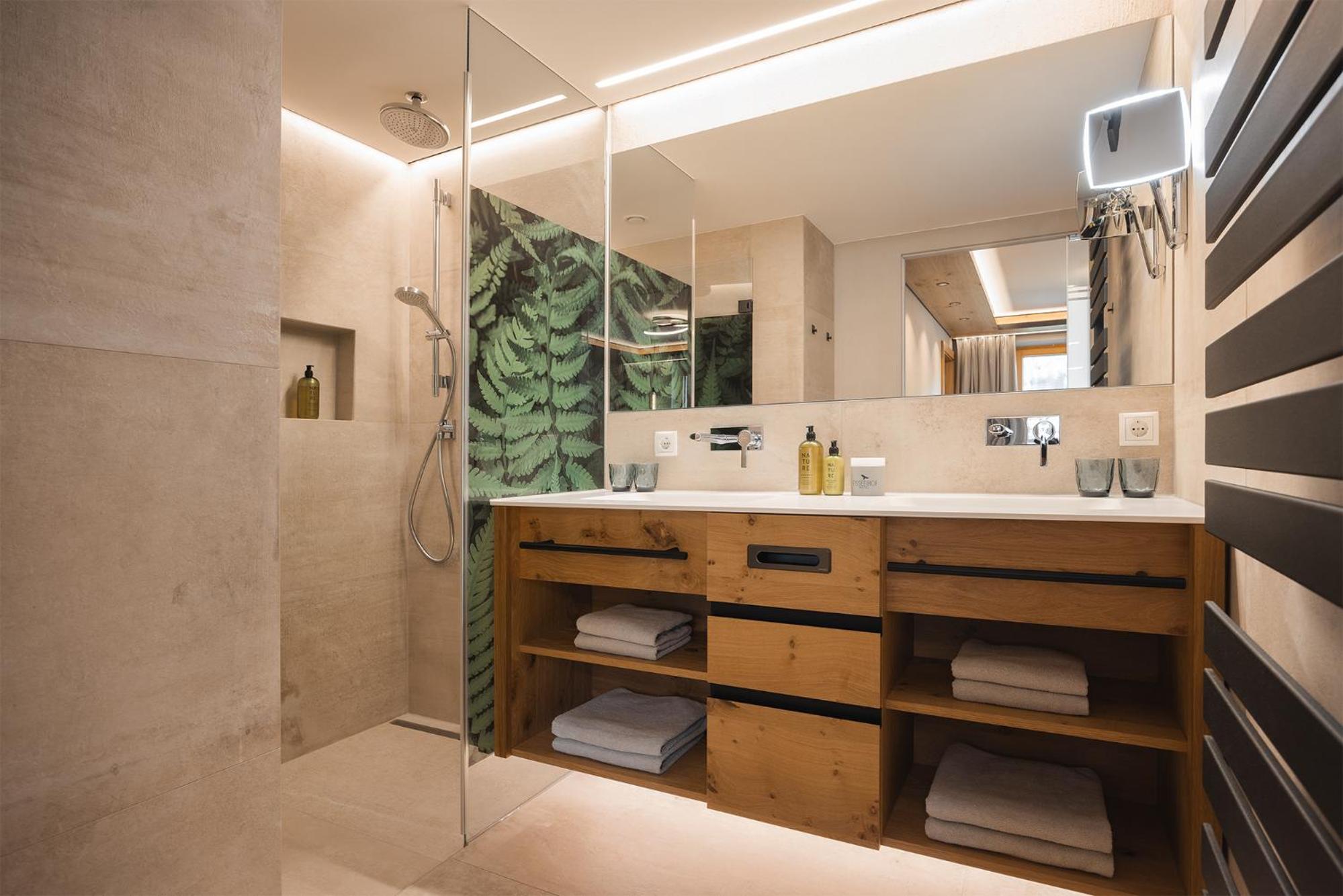 Superior Suite - Photo 5