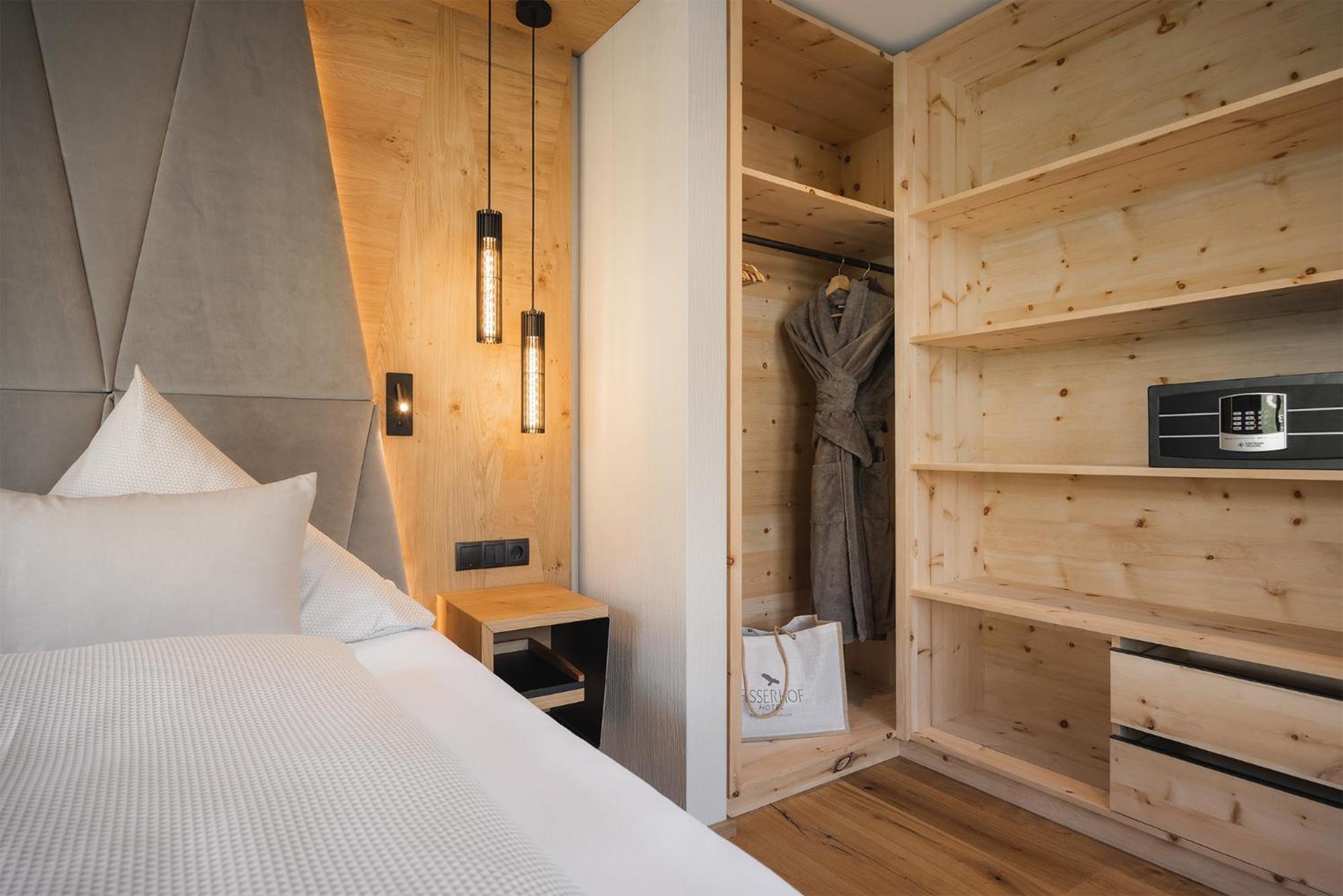 Superior Suite - Photo 4
