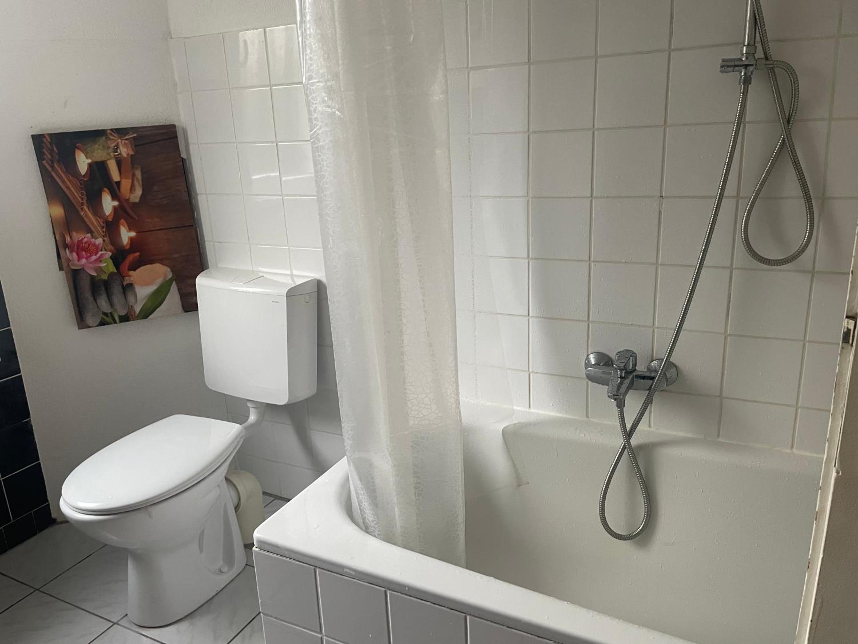 Three-Bedroom Apartment photo 3