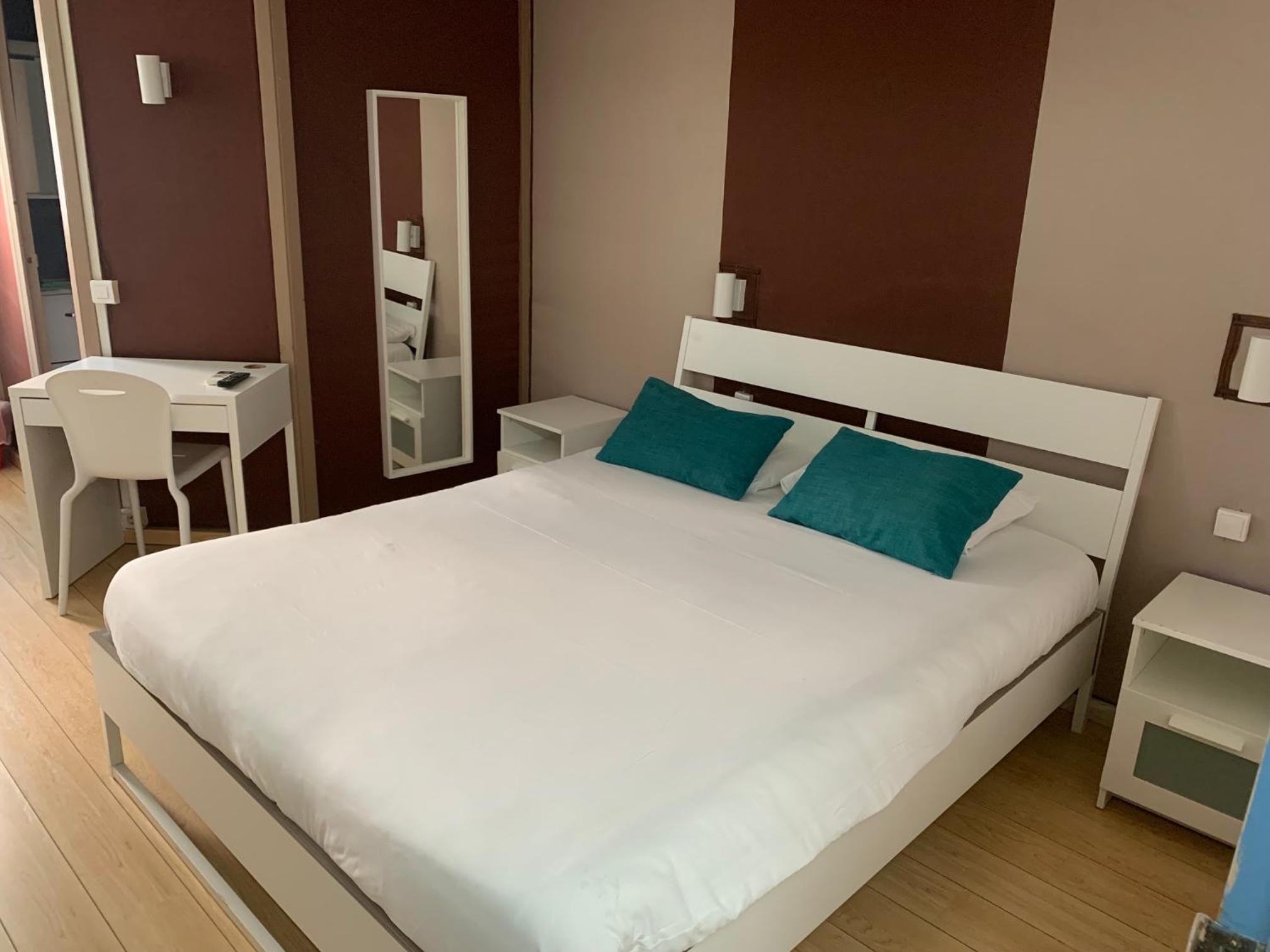 Double Room - Photo 4