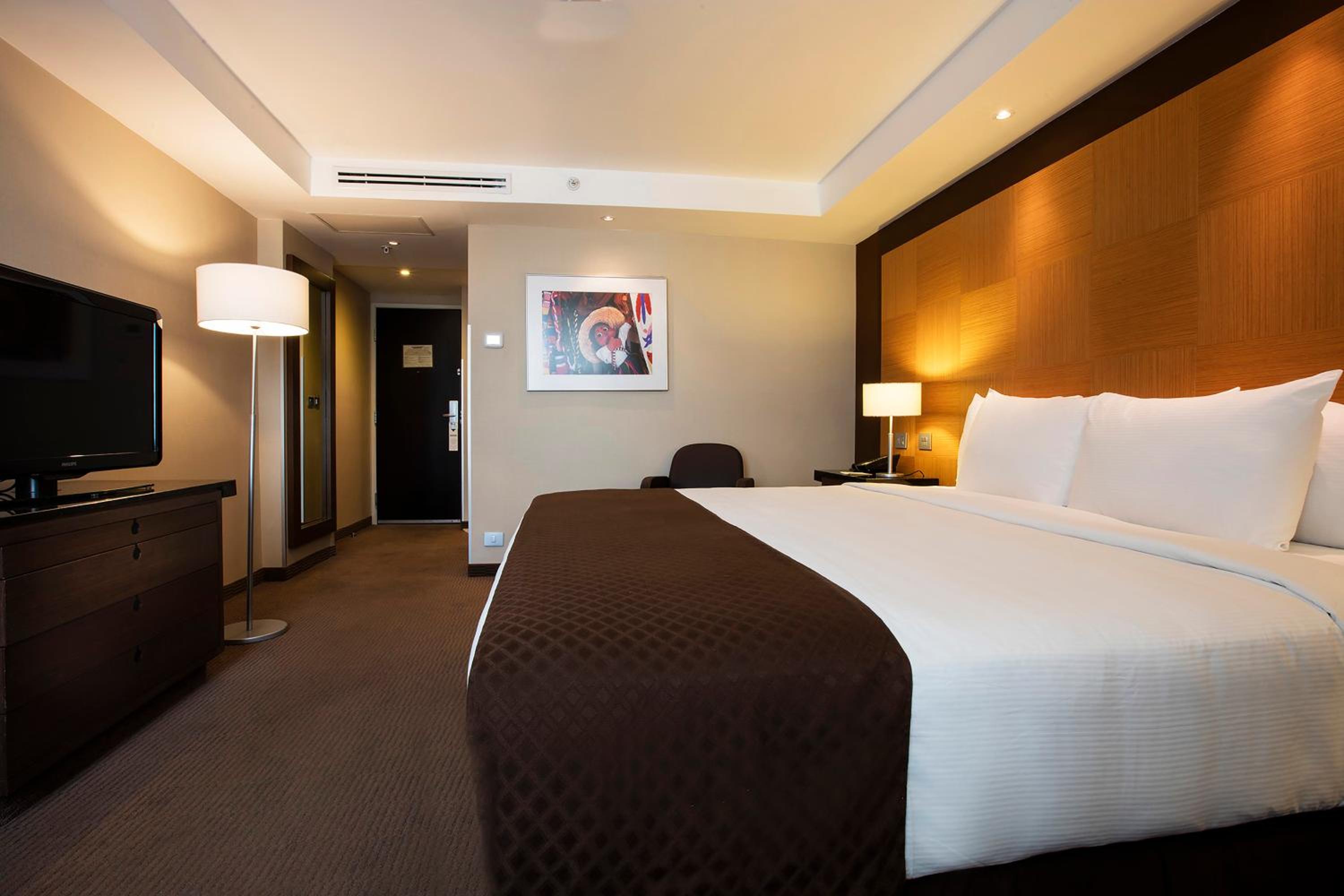 Standard King Room - Photo 4