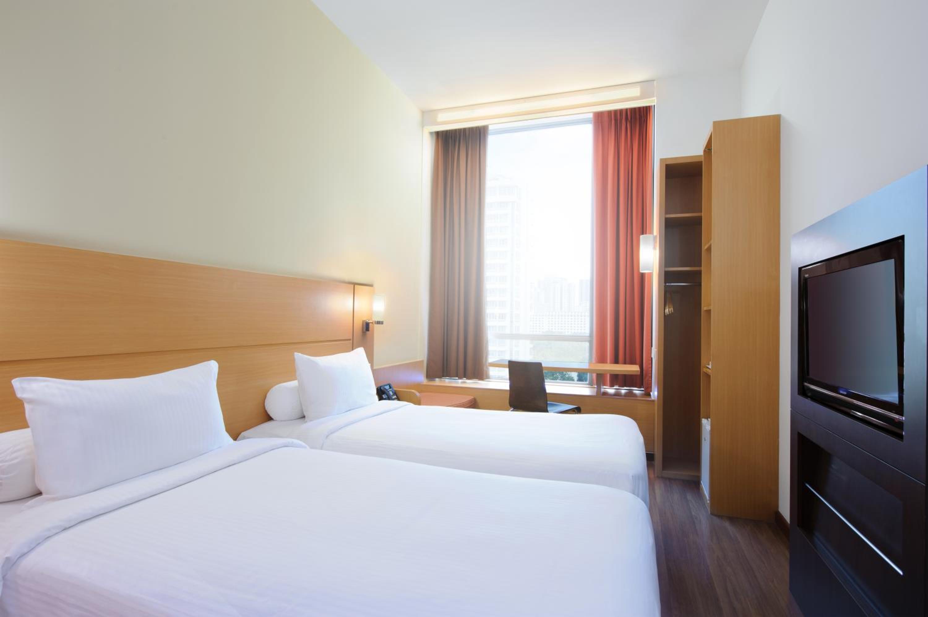 Standard Twin Room with 2 Single Beds photo 3