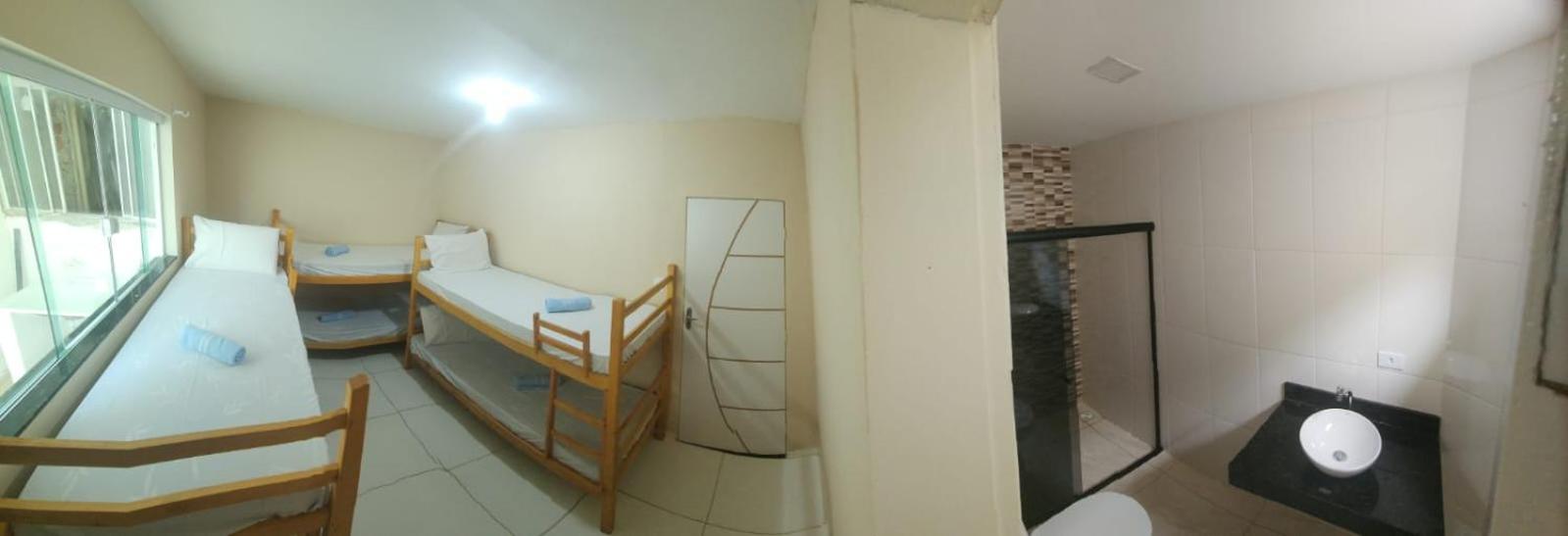 Economy Triple Room With Shared Bathroom photo 3