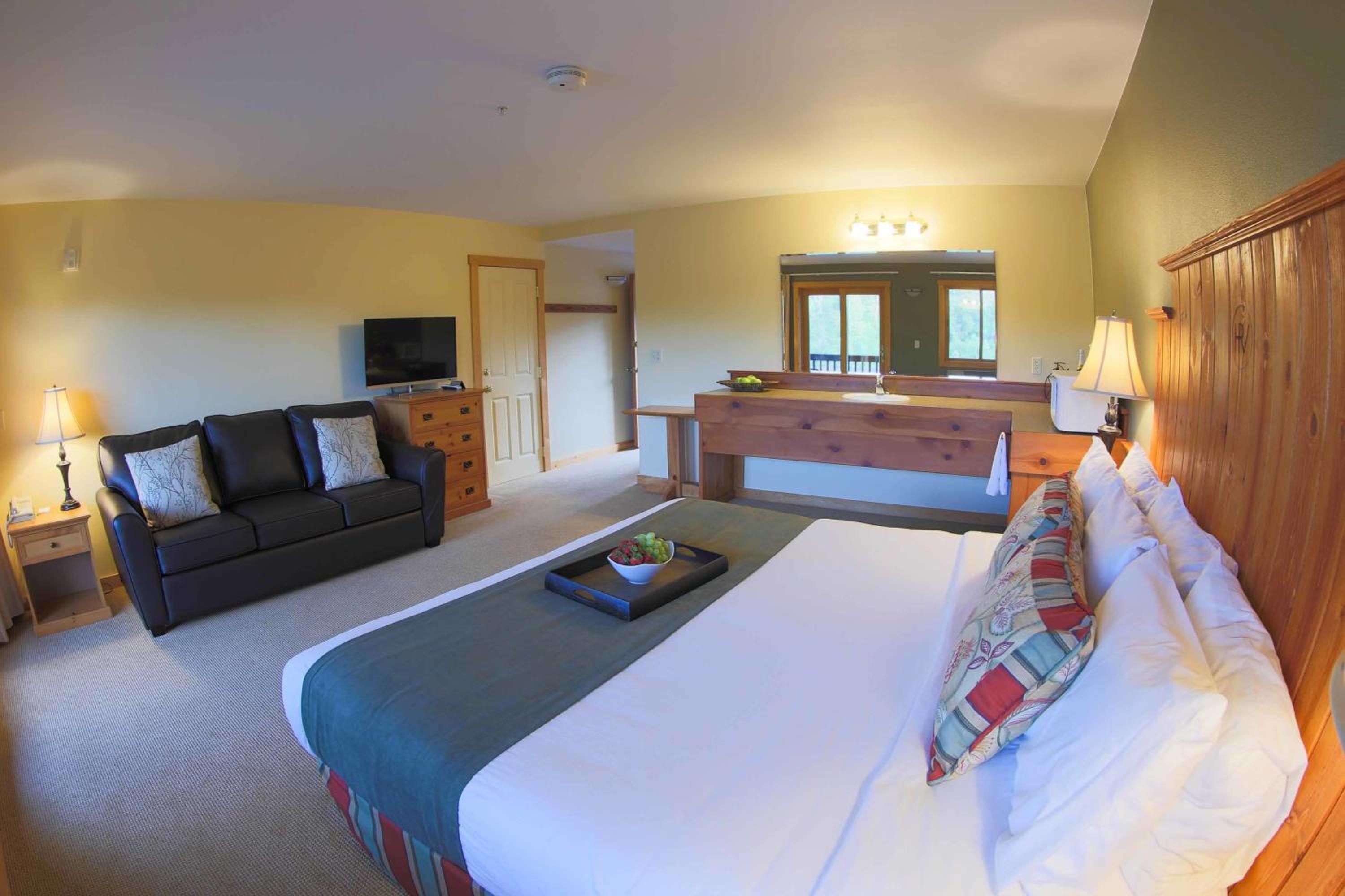 King Room with Sofa Bed photo 2