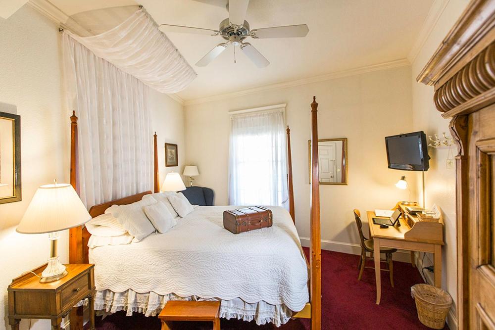 Double Room - Photo 1
