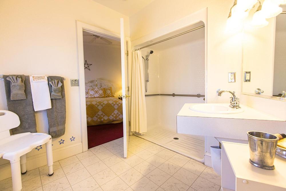 Double Room - Photo 3