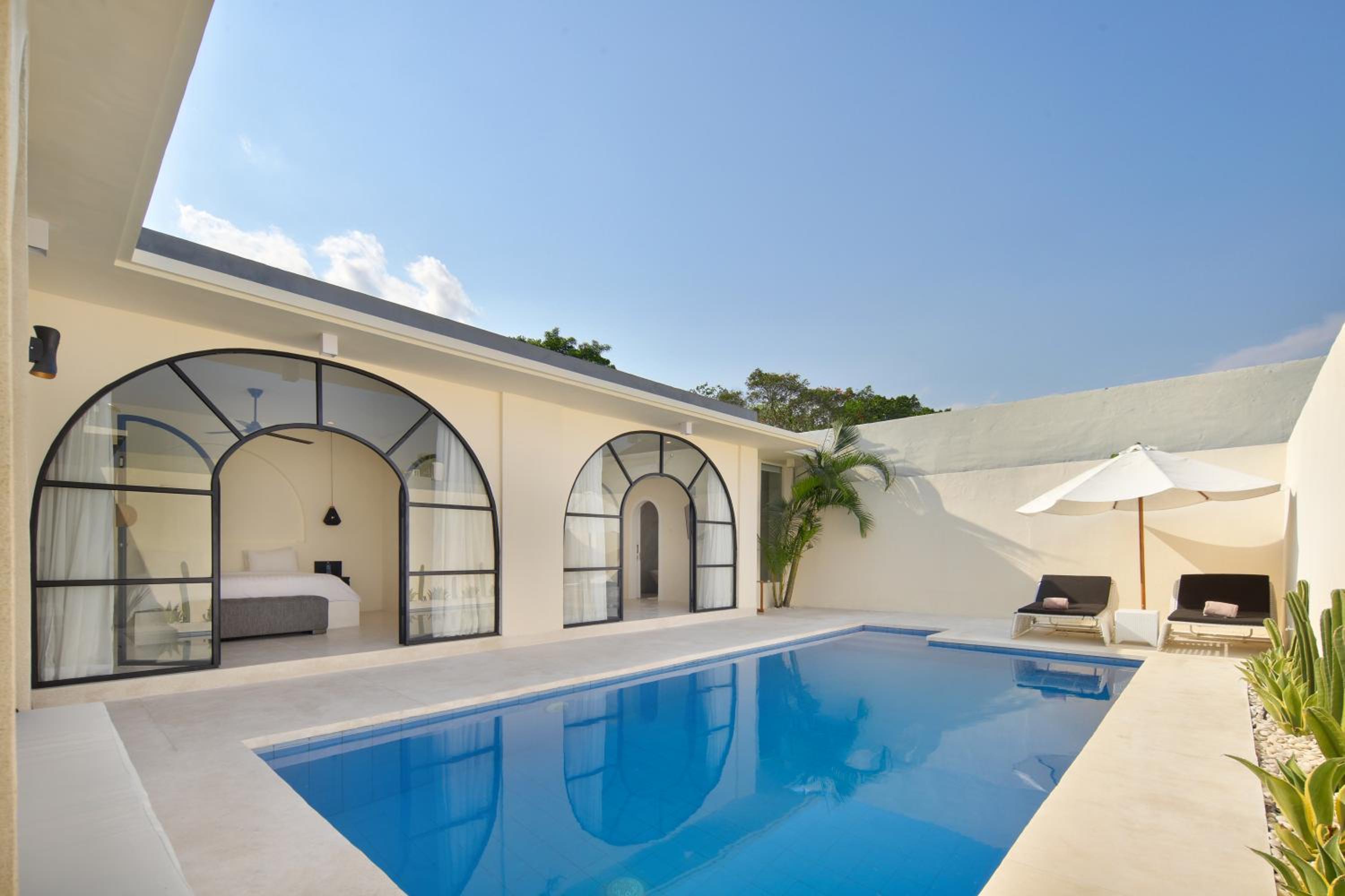 Luxury Two Bedroom Villa with Private Pool - Photo 3