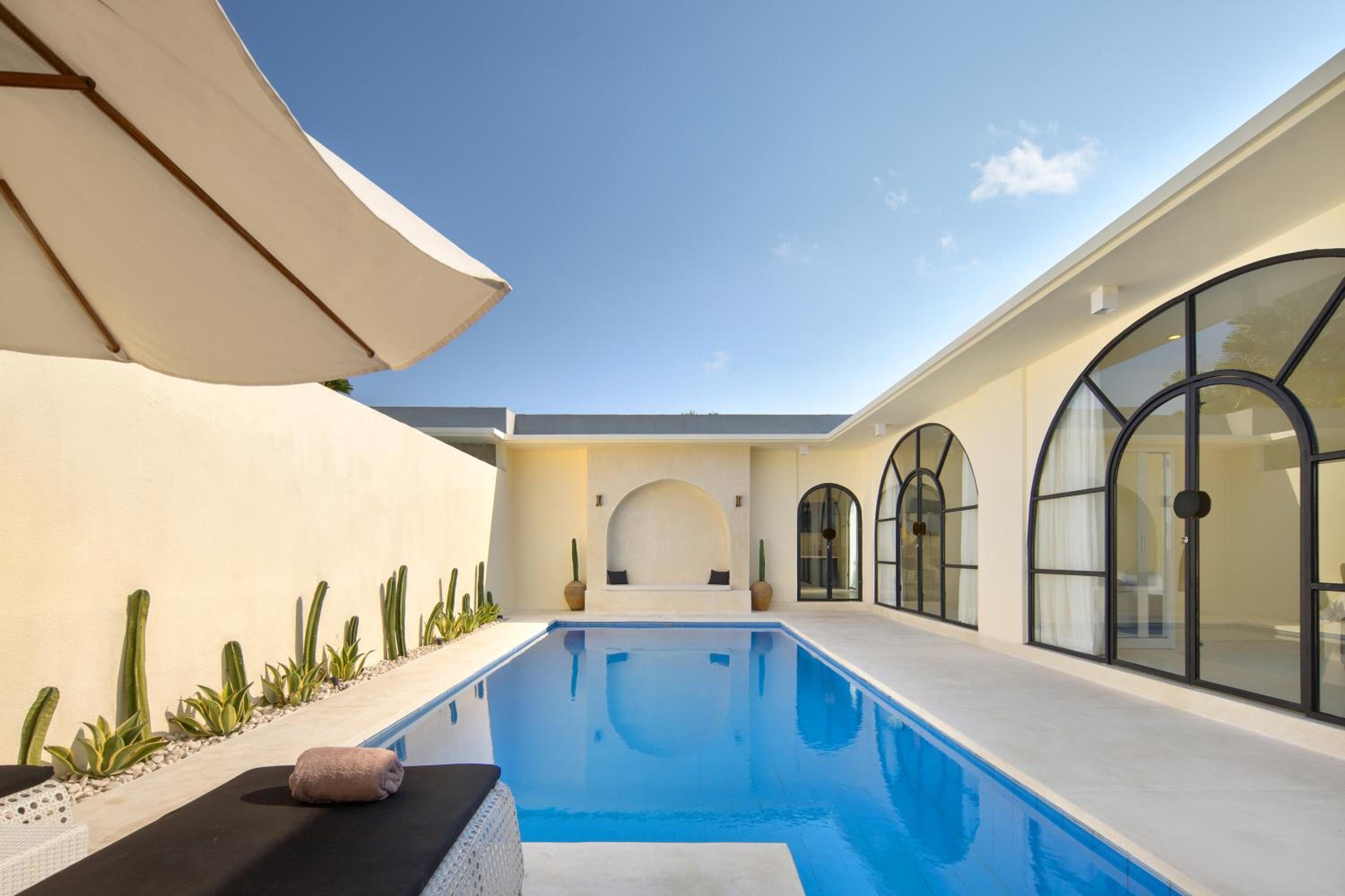 Luxury Two Bedroom Villa with Private Pool - Photo 2