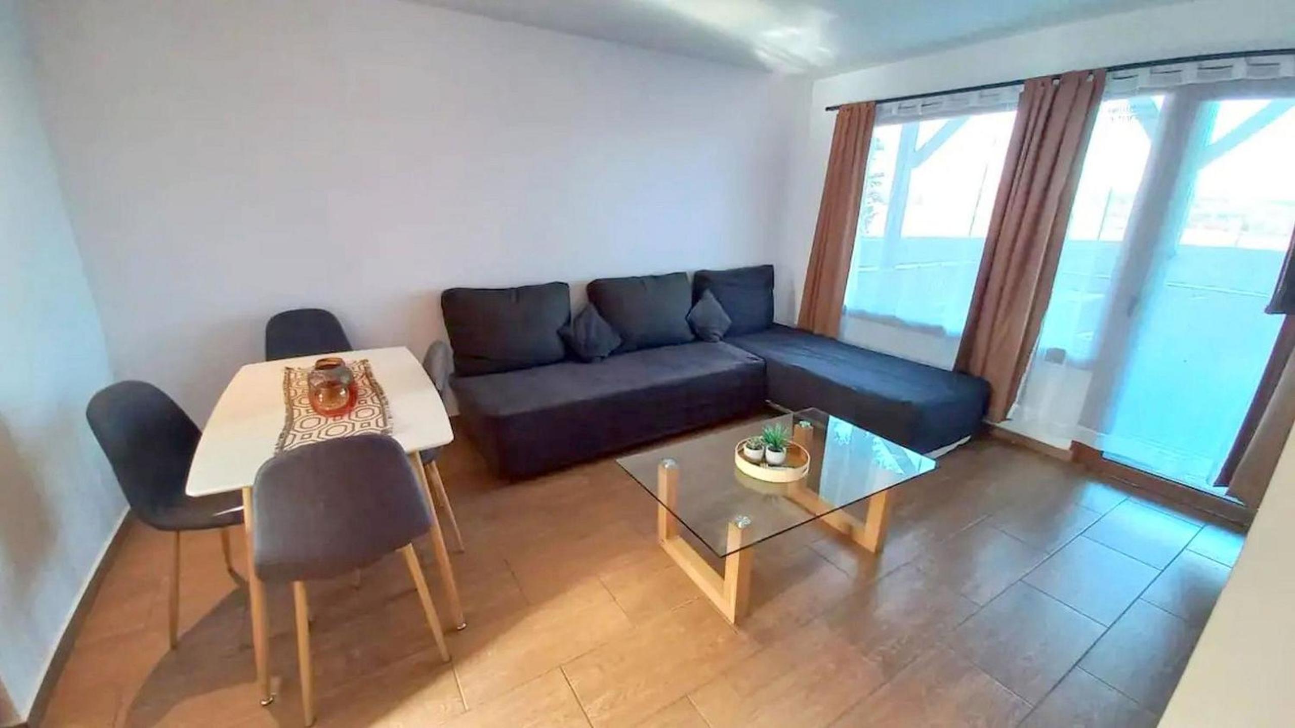 Apartment with Garden View