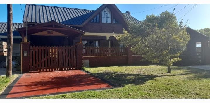 Three-Bedroom House photo 2