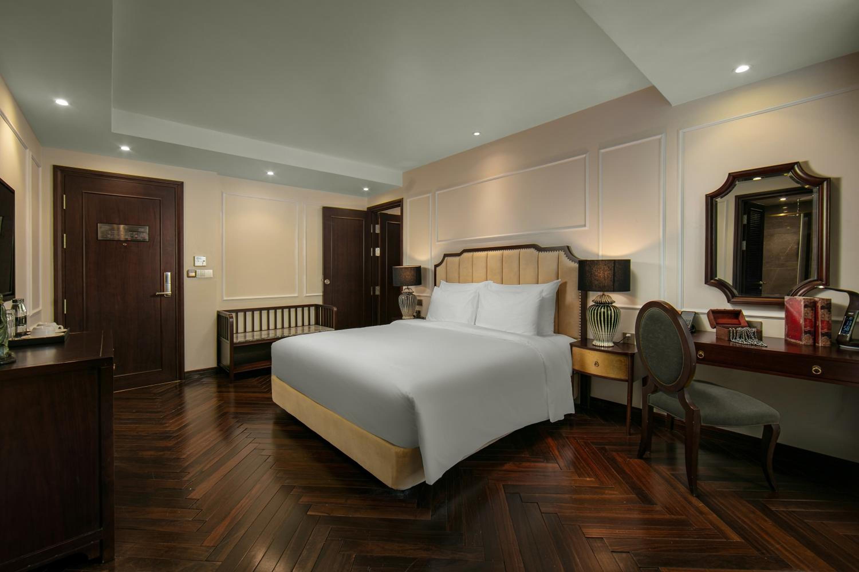 Connecting Room
