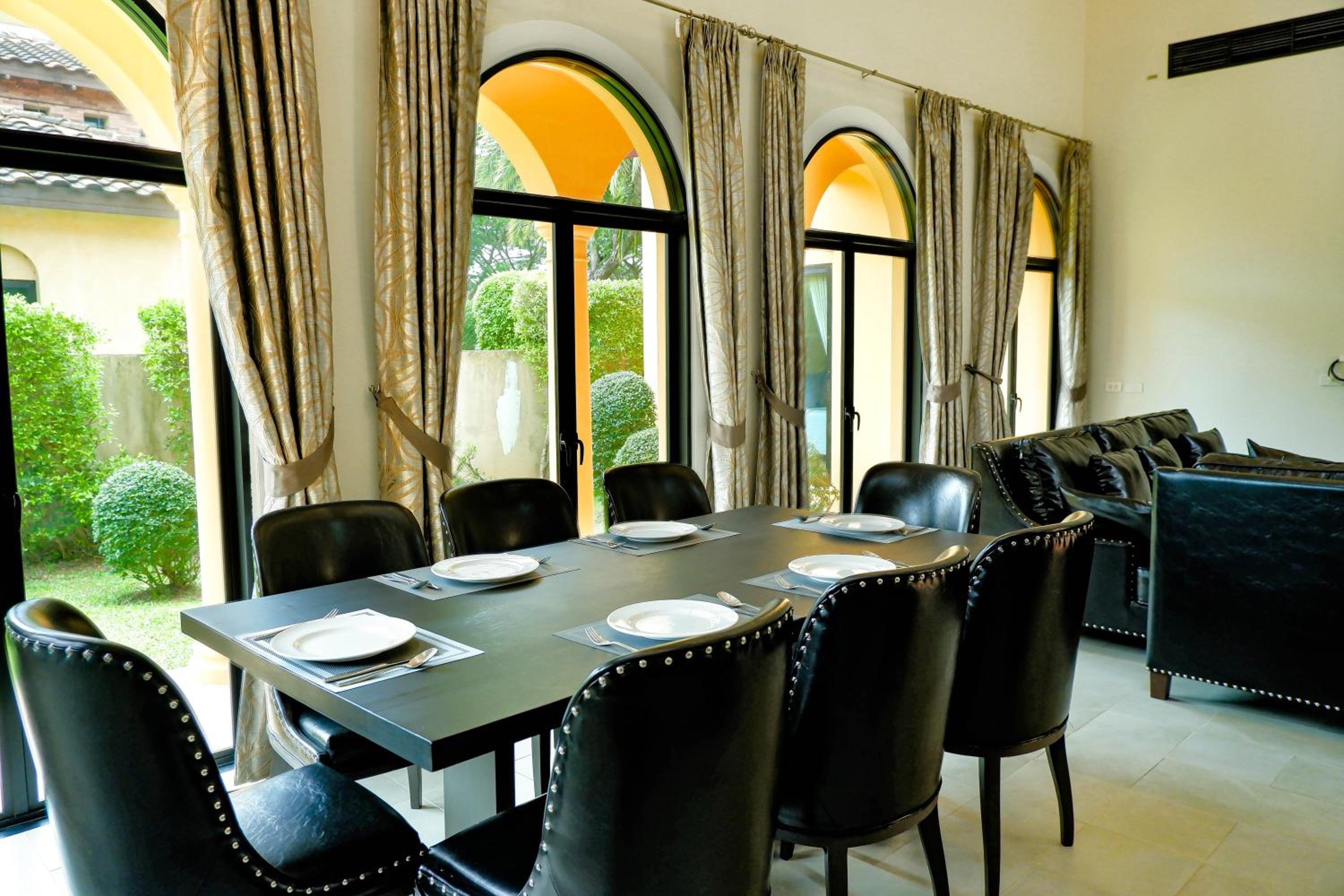 Three-Bedroom Villa With Garden View photo 3