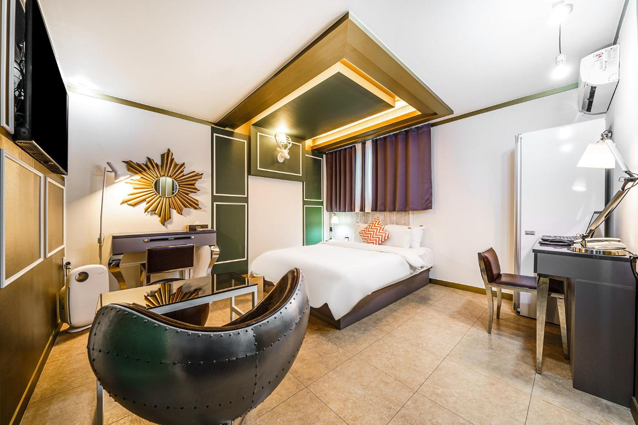 Deluxe Double Room - Non Smoking photo 3