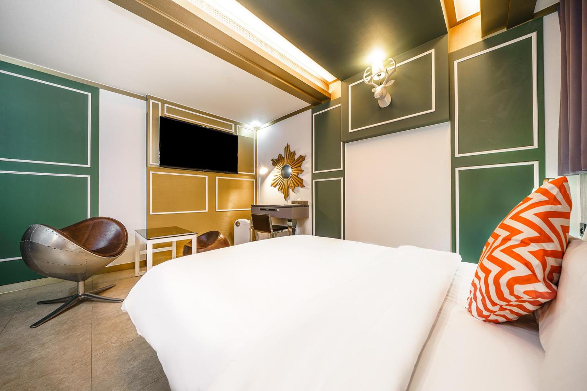 Deluxe Double Room - Non Smoking photo 1