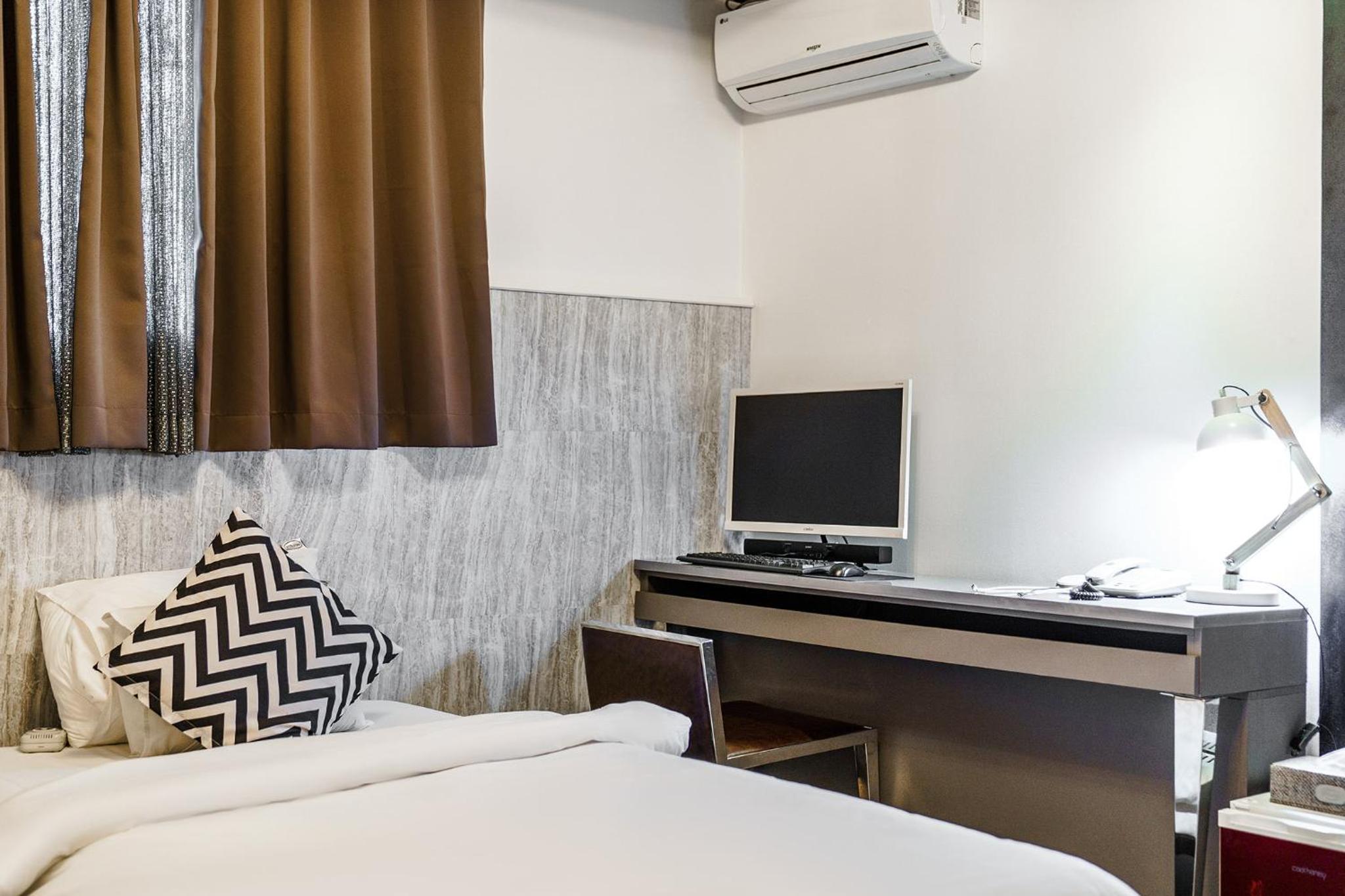 Standard Twin Room photo 3