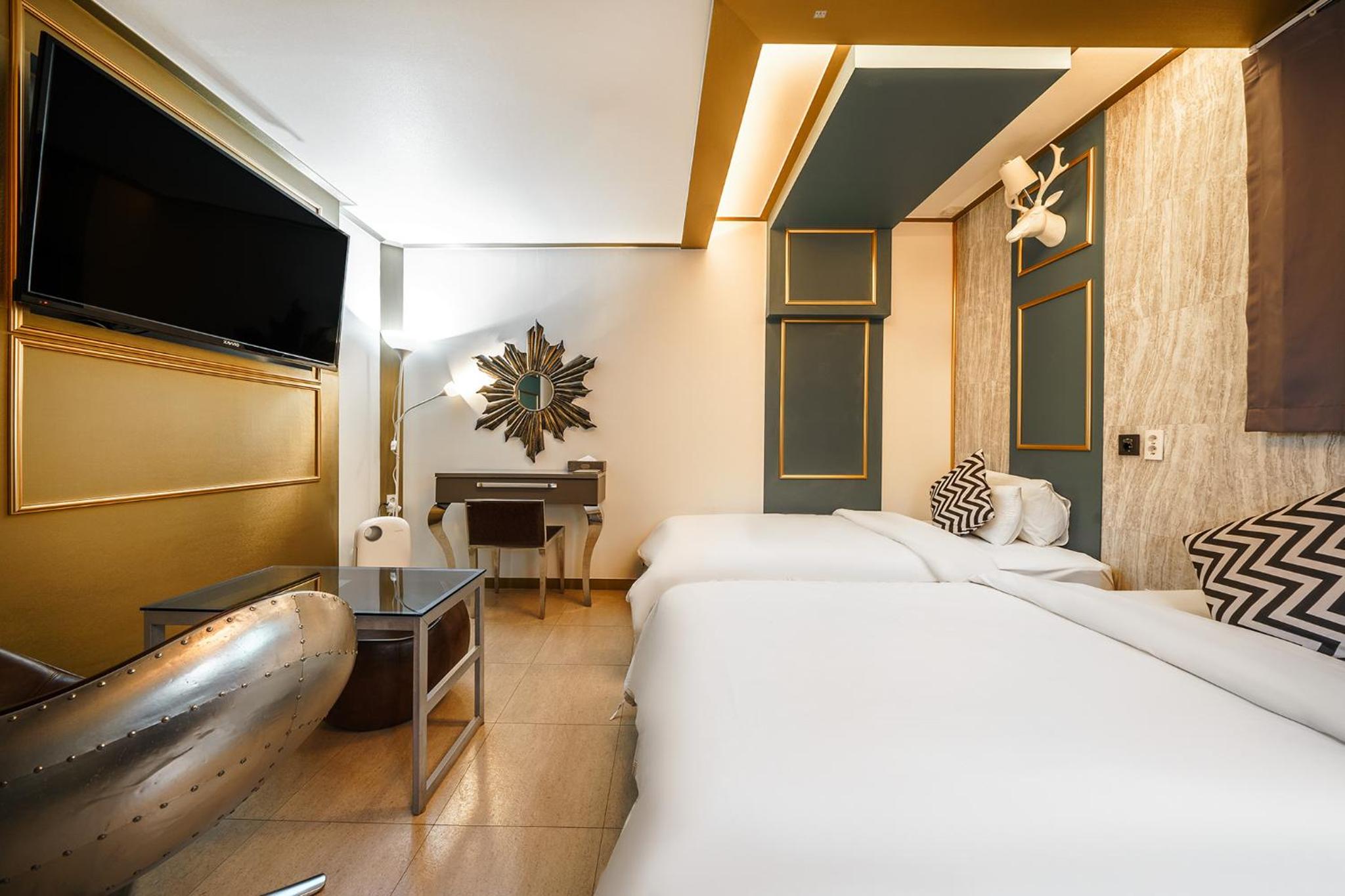 Standard Twin Room - Non-Smoking photo 1