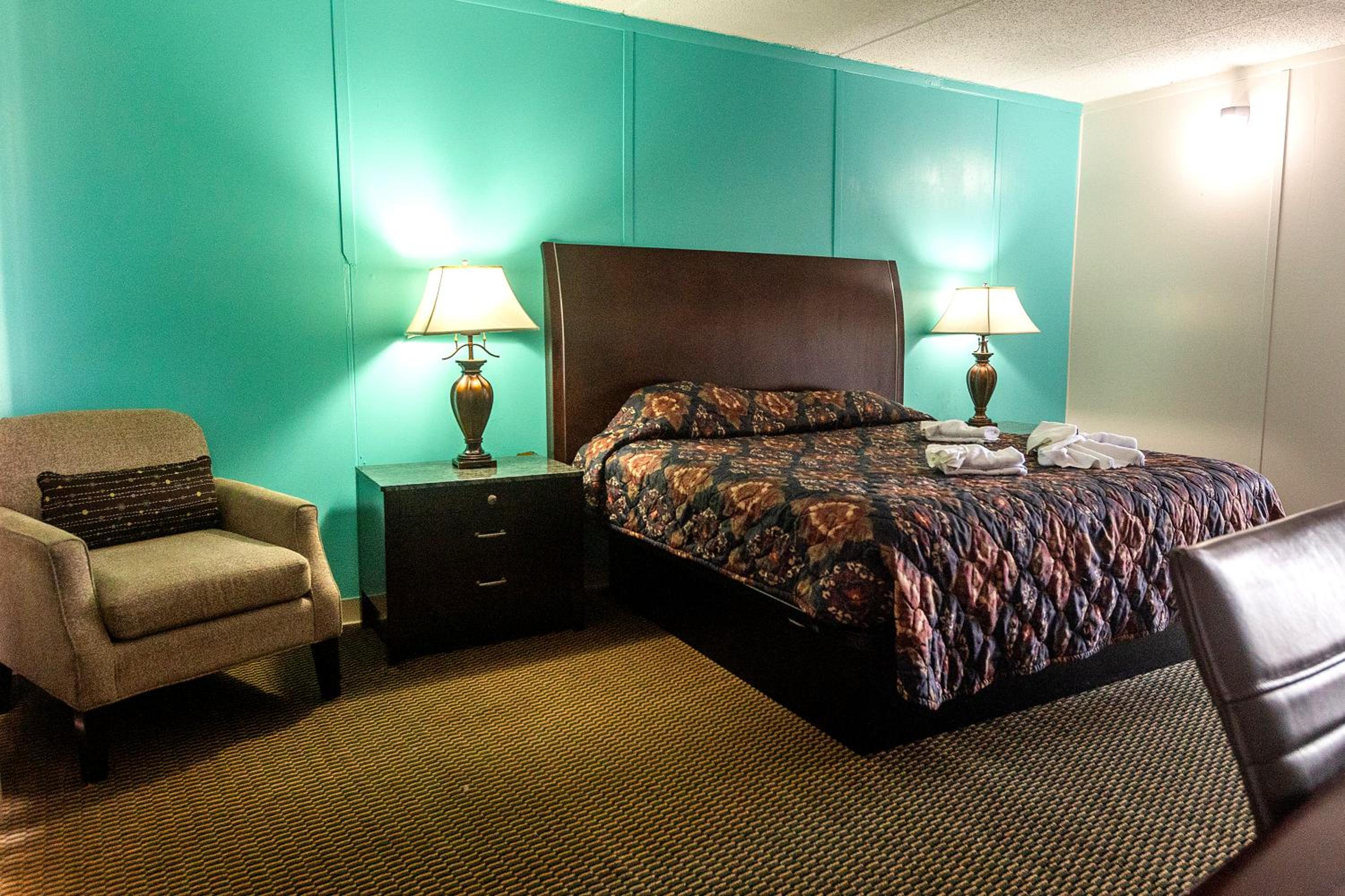 Standard King Room - Photo 4